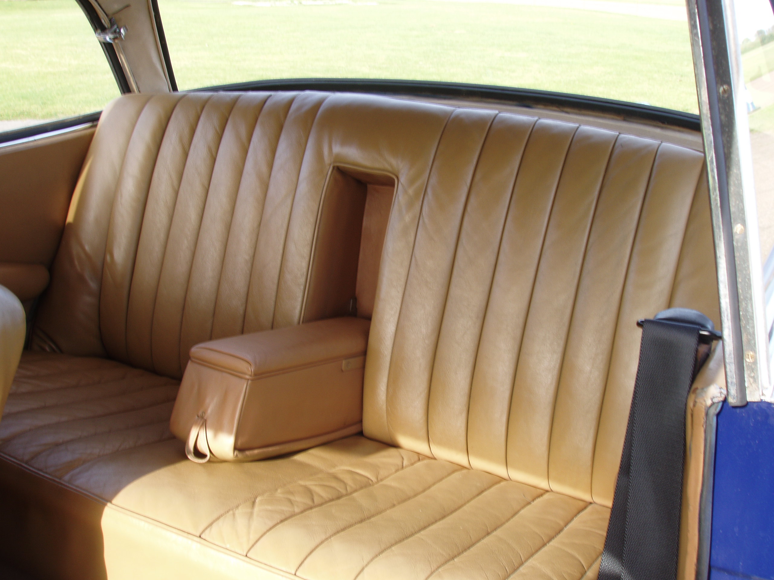 Alvis TE21 Saloon - Image 6