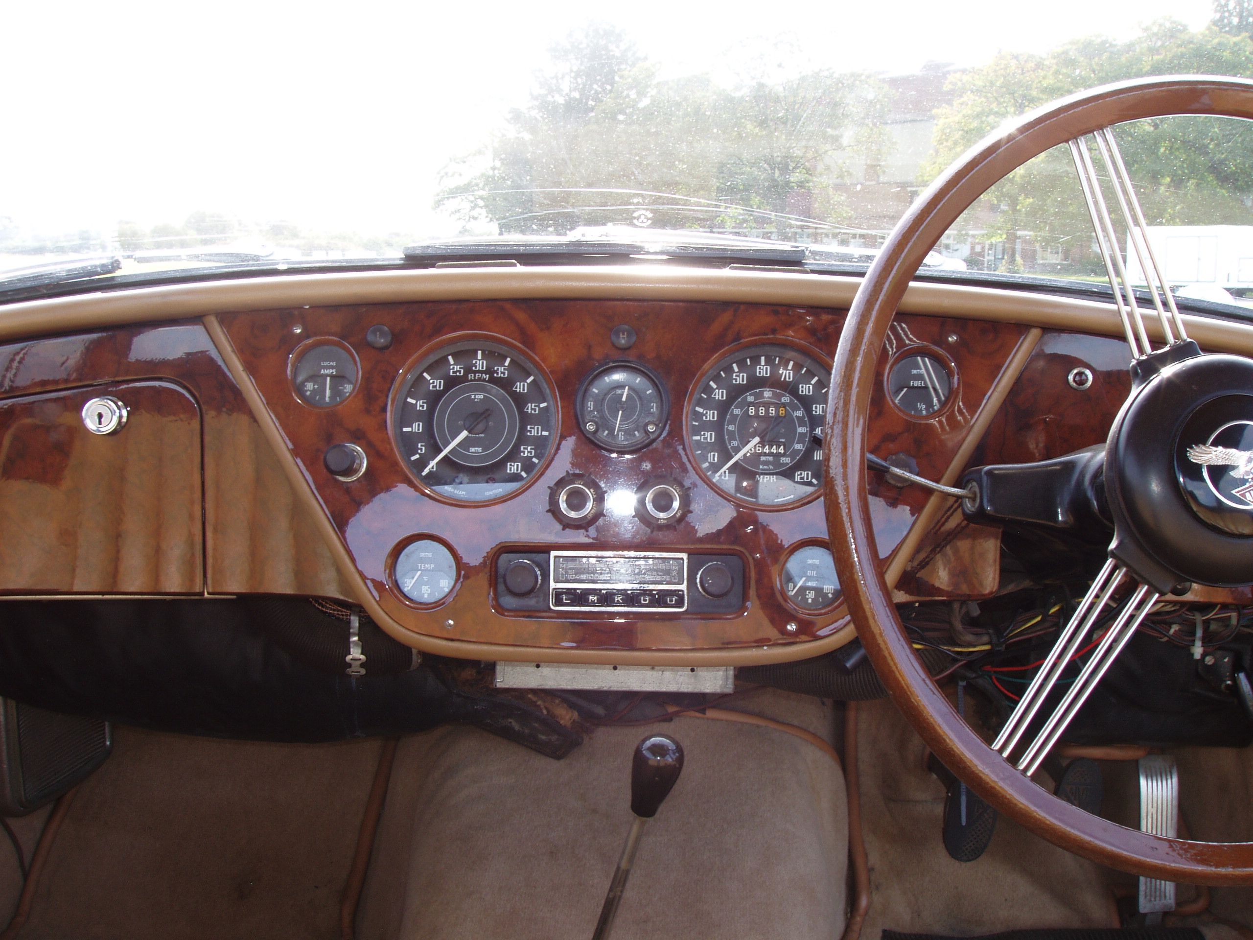 Alvis TE21 Saloon - Image 8