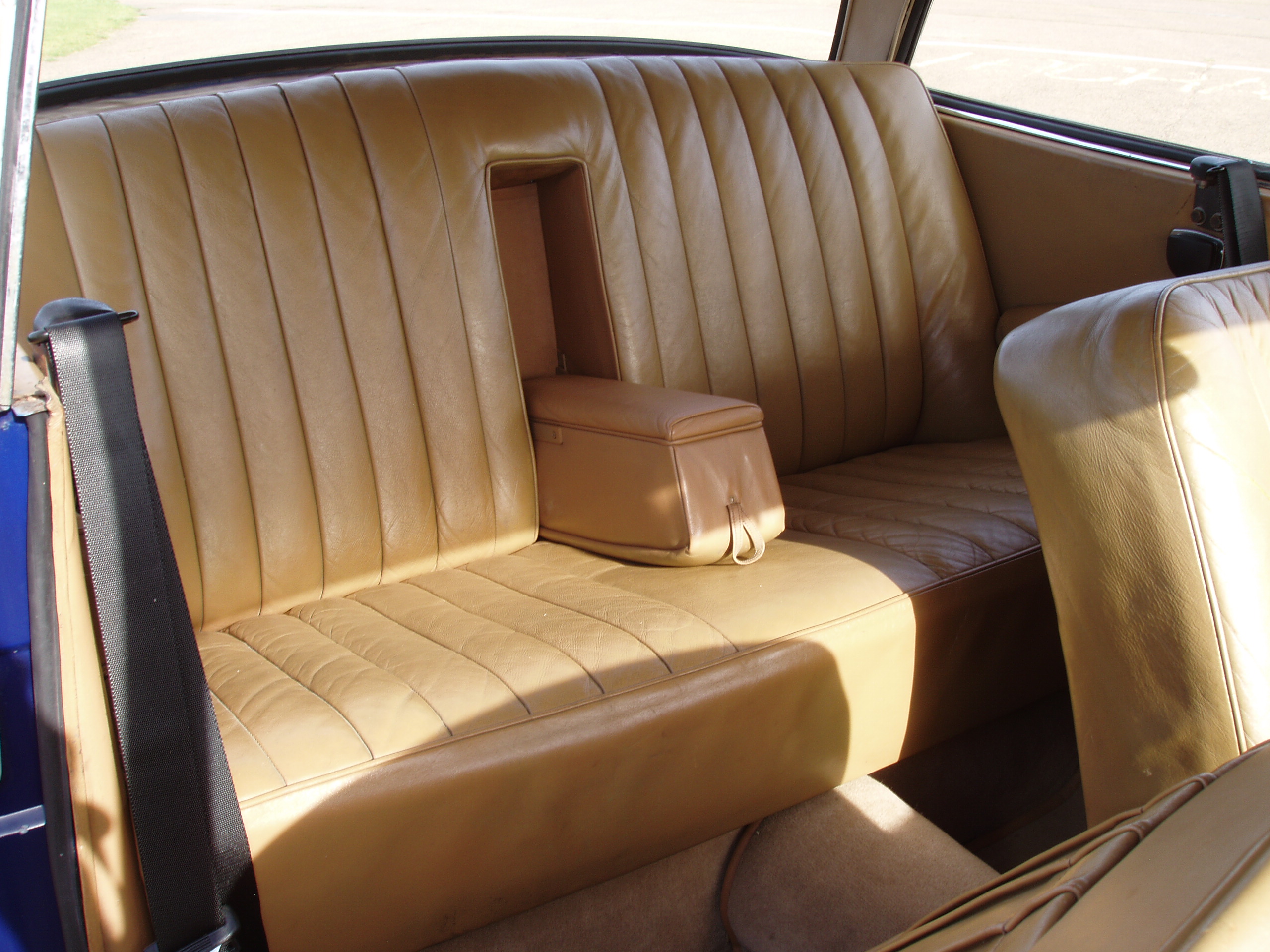 Alvis TE21 Saloon - Image 11