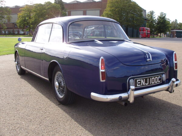 Alvis TE21 Saloon - Image 16
