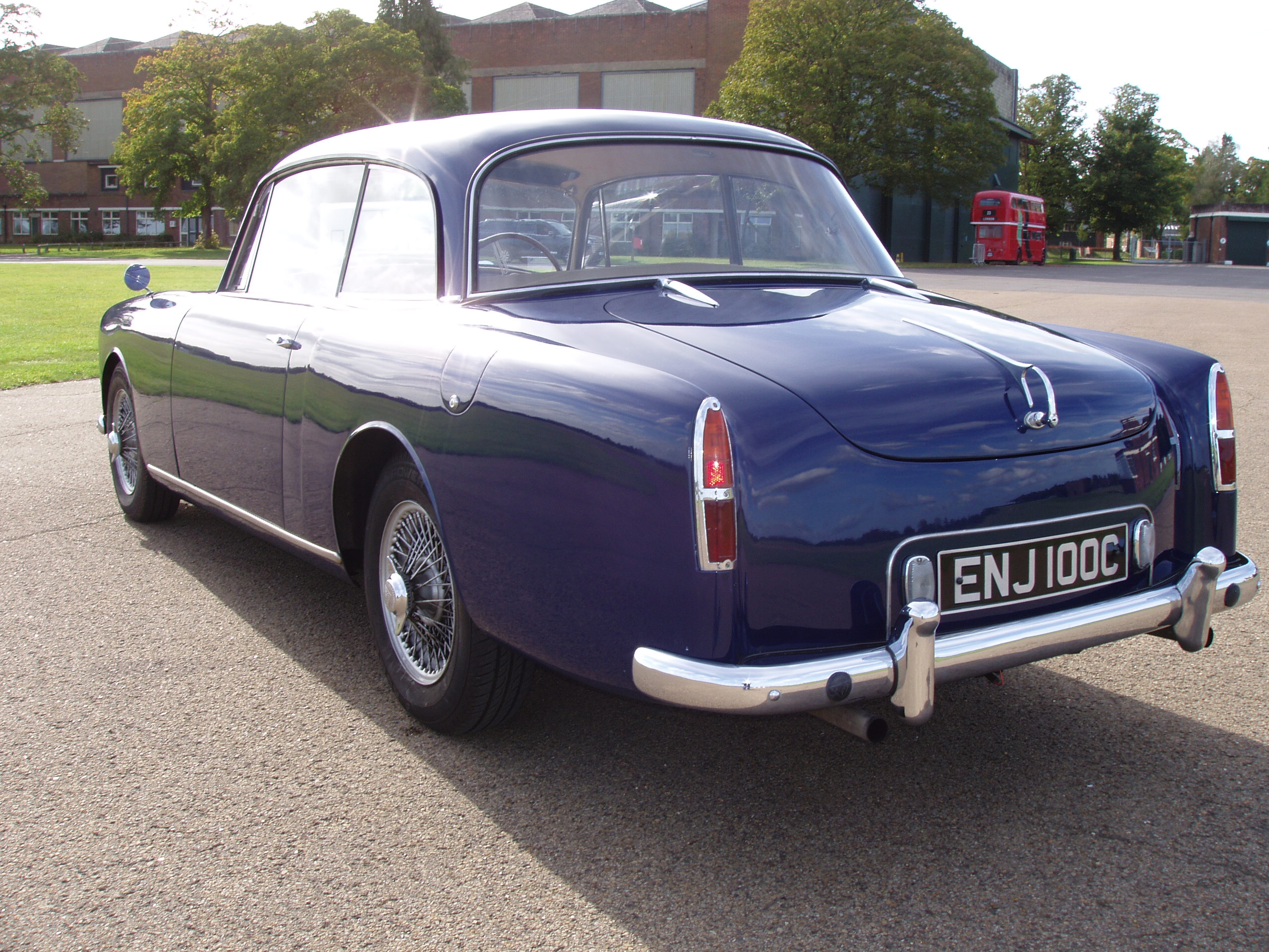 Alvis TE21 Saloon - Image 16