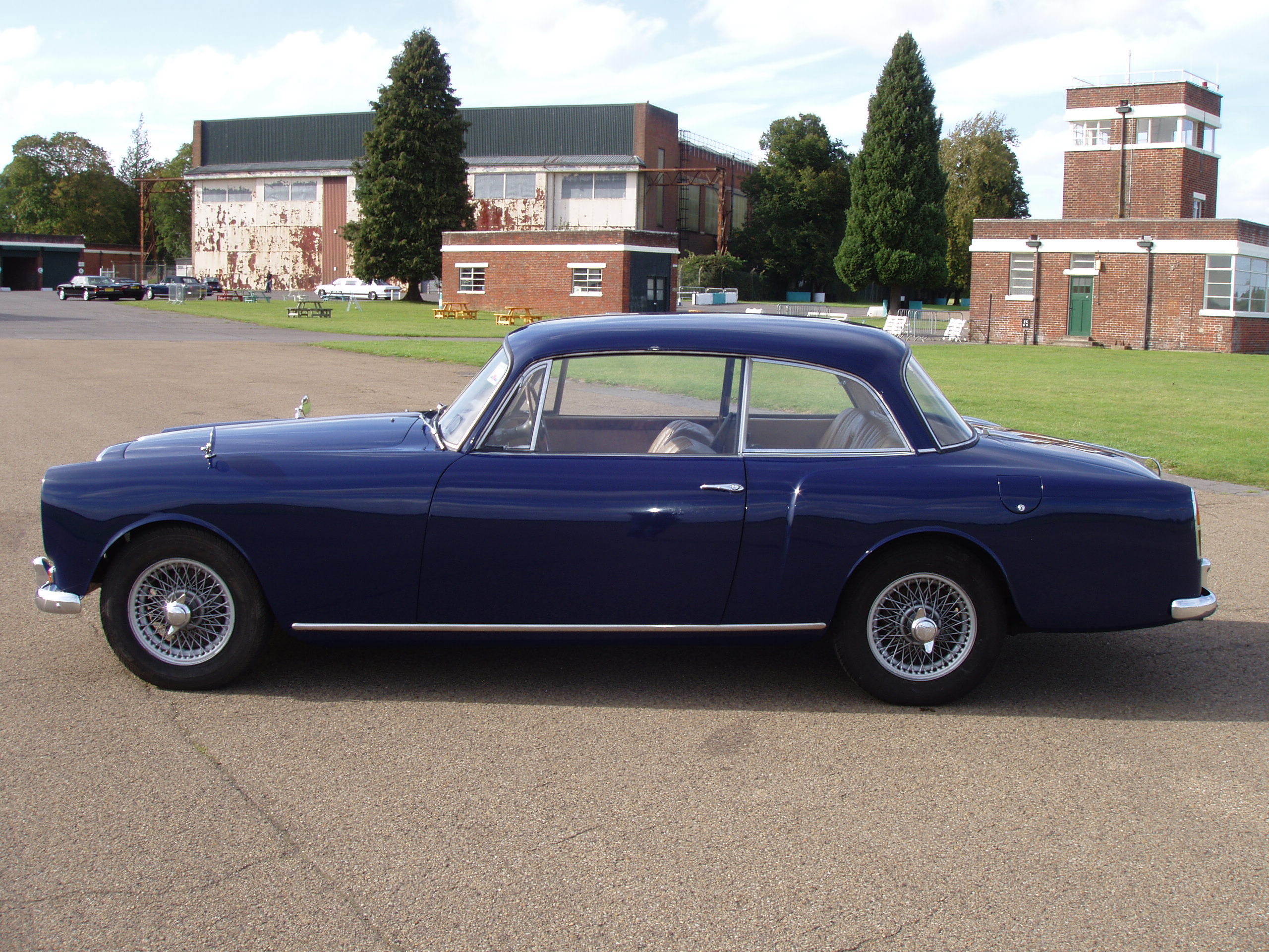 Alvis TE21 Saloon - Image 17