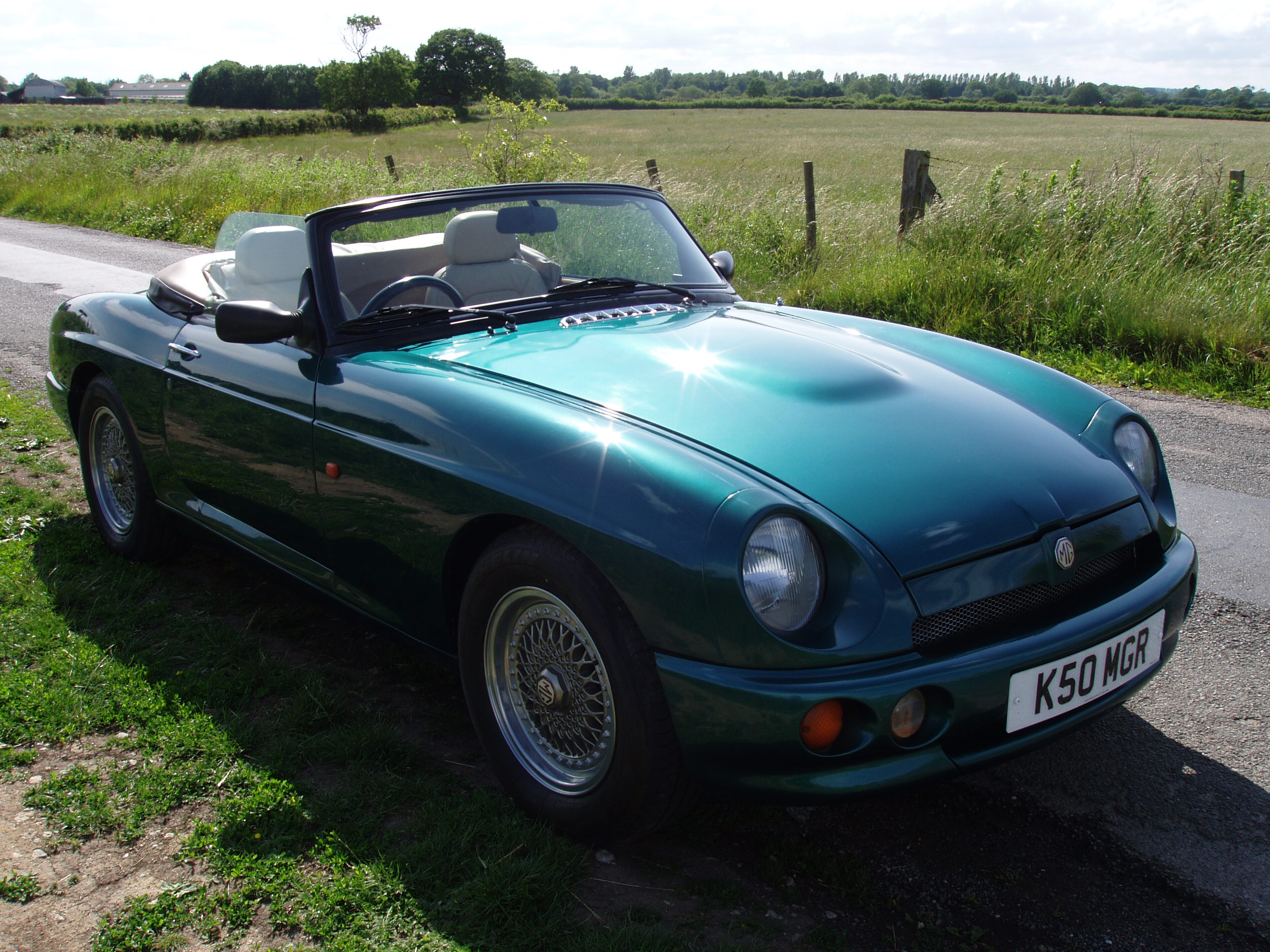 MG RV8 Sports