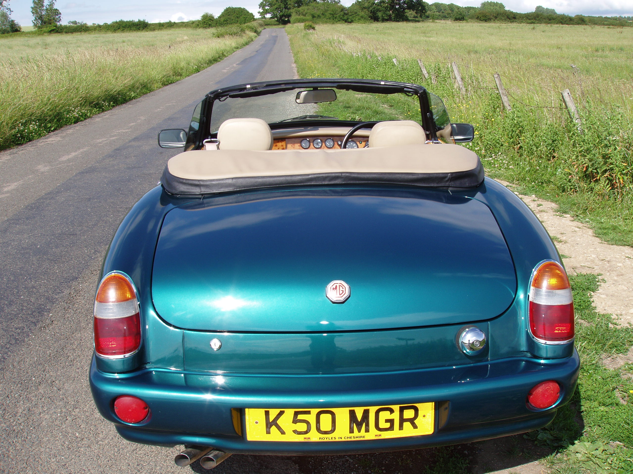MG RV8 Sports - Image 6