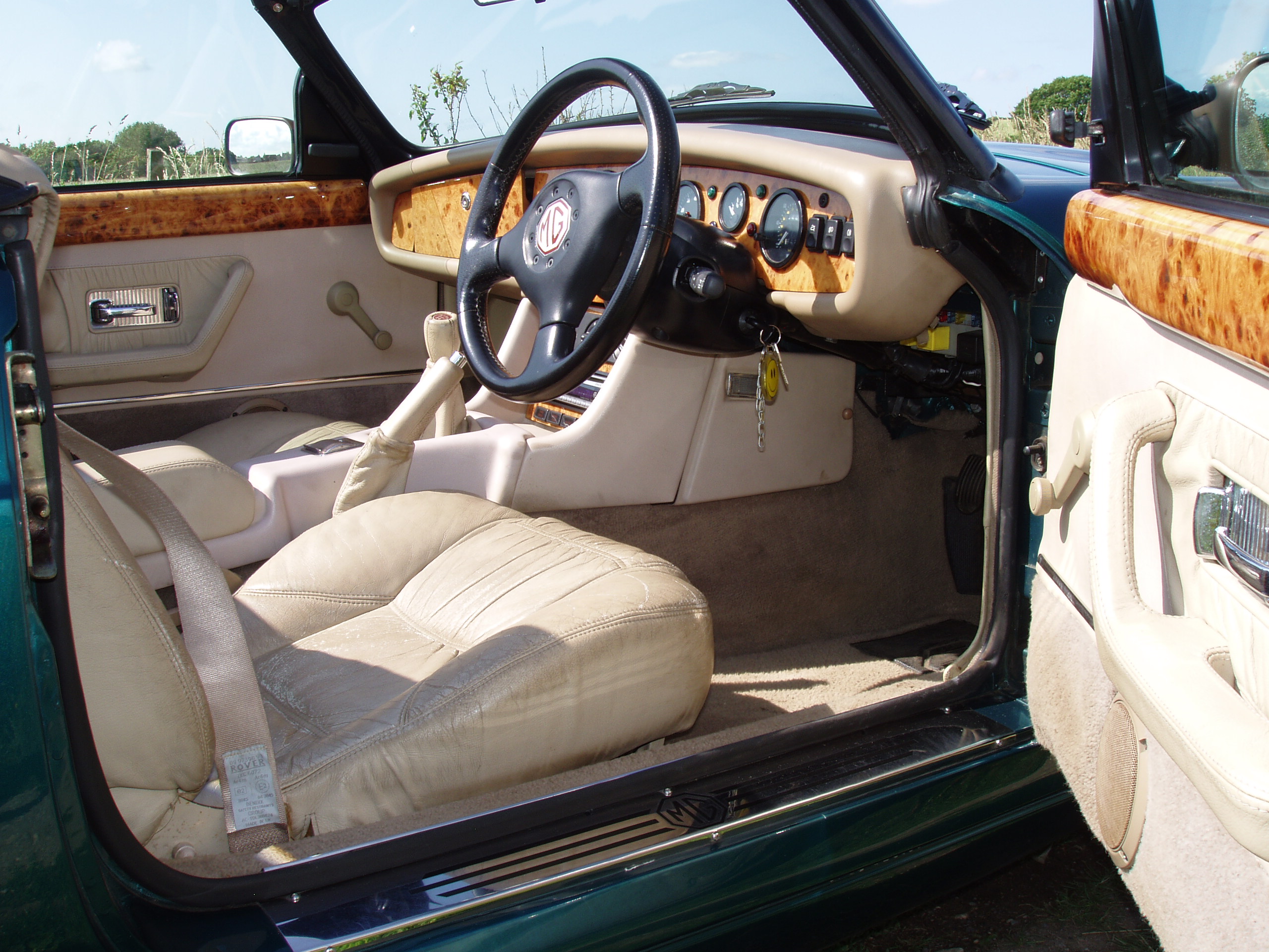 MG RV8 Sports - Image 10