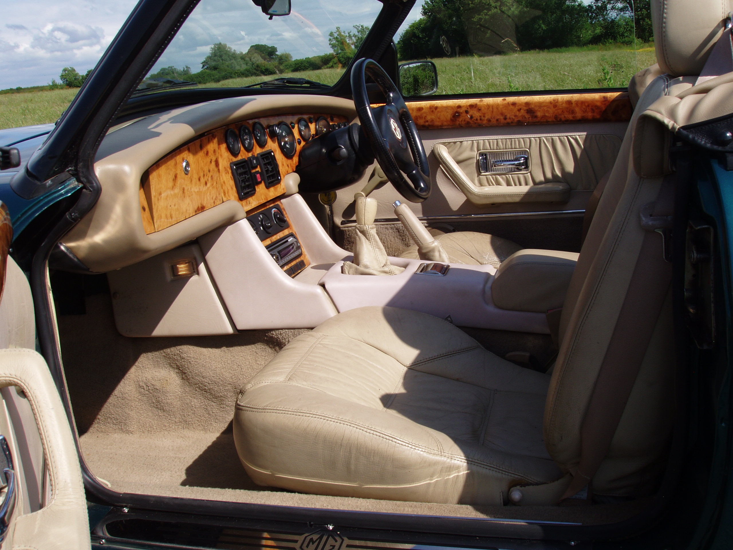 MG RV8 Sports - Image 12
