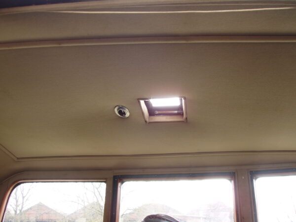 Sunbeam 16 six-light Saloon - Image 16