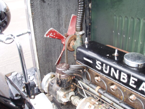 Sunbeam 16 six-light Saloon - Image 24