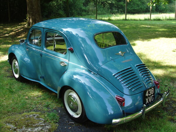 Renault 4CV 4-door Saloon - Image 6