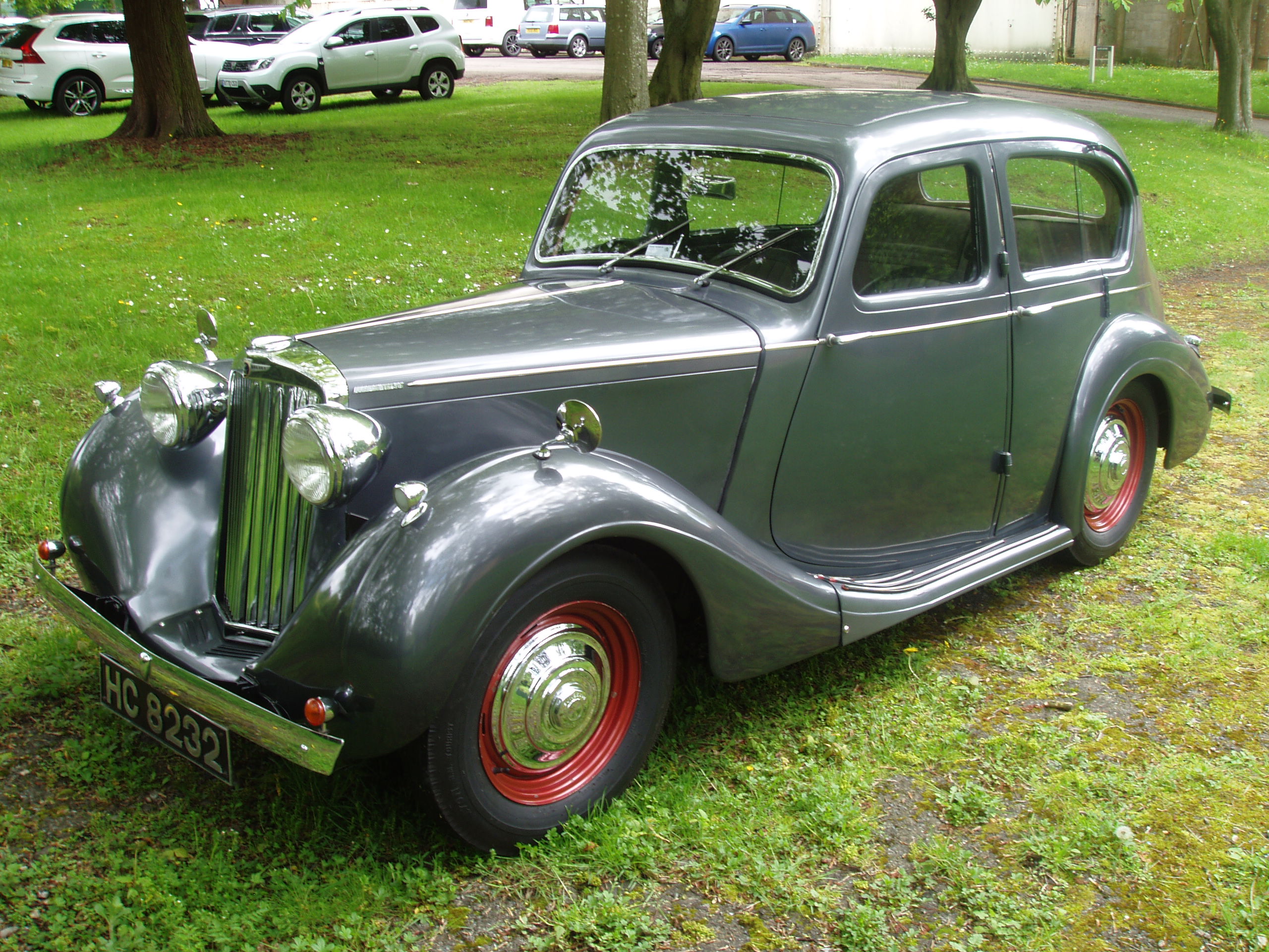 Sunbeam Talbot Ten 4-door Saloon - Image 3