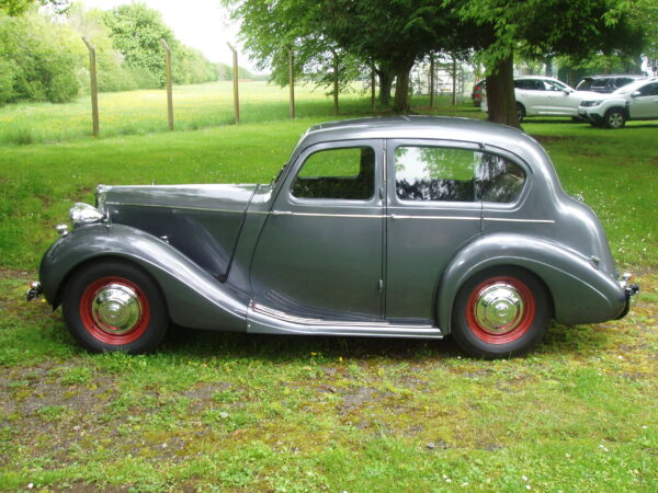 Sunbeam Talbot Ten 4-door Saloon - Image 4