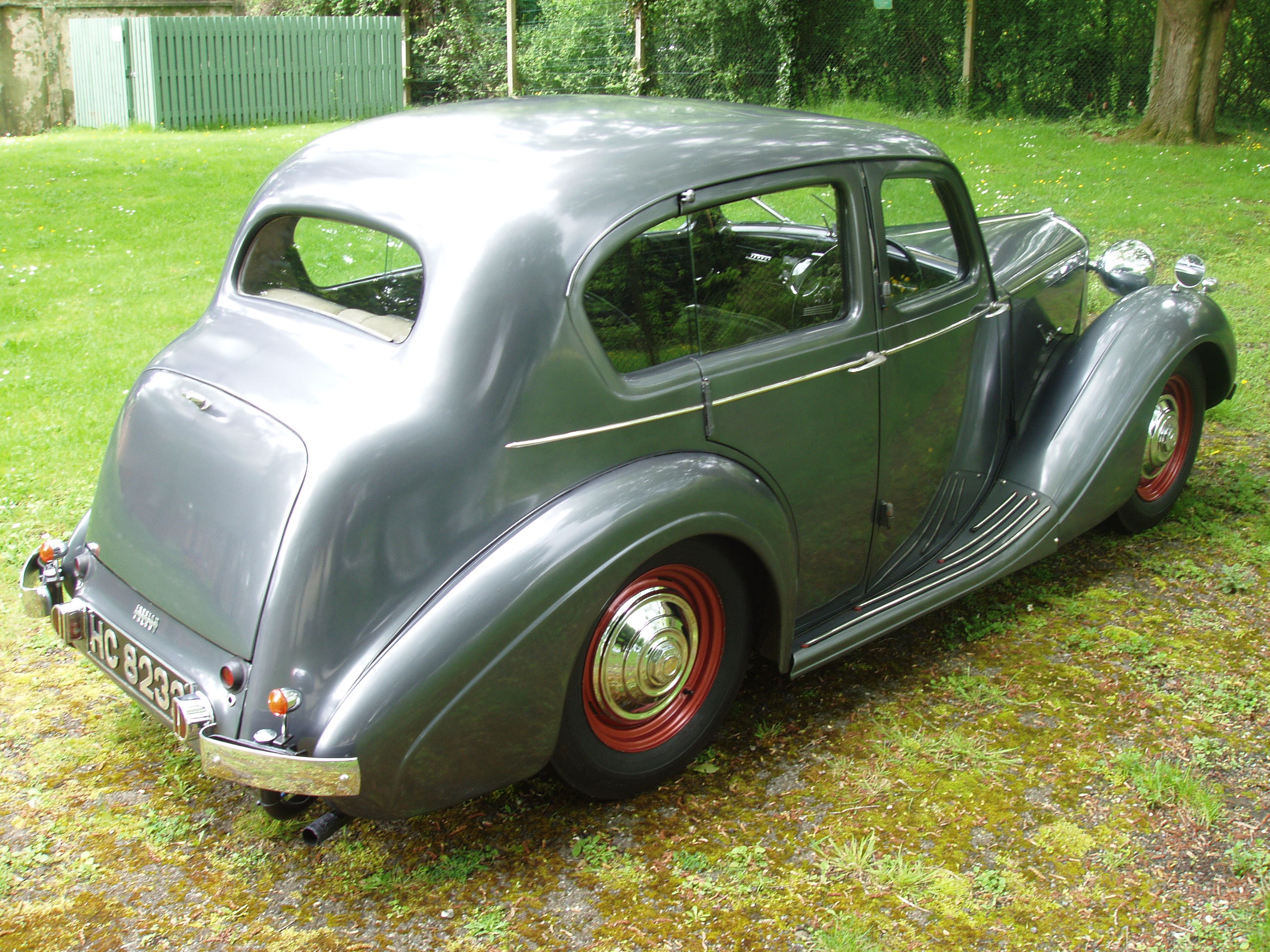 Sunbeam Talbot Ten 4-door Saloon - Image 7