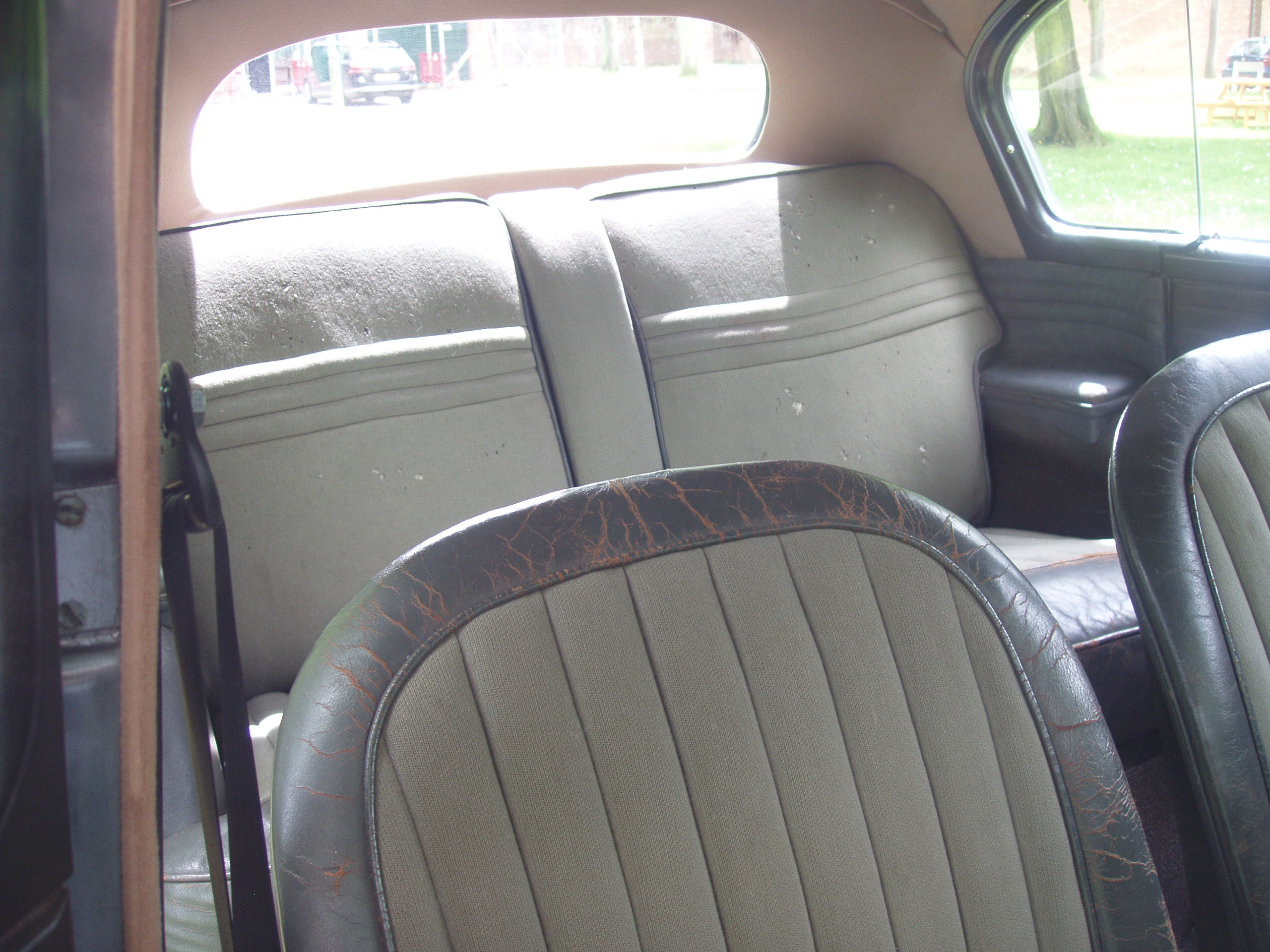 Sunbeam Talbot Ten 4-door Saloon - Image 11
