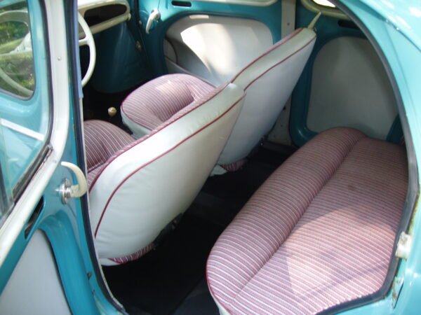 Renault 4CV 4-door Saloon - Image 18