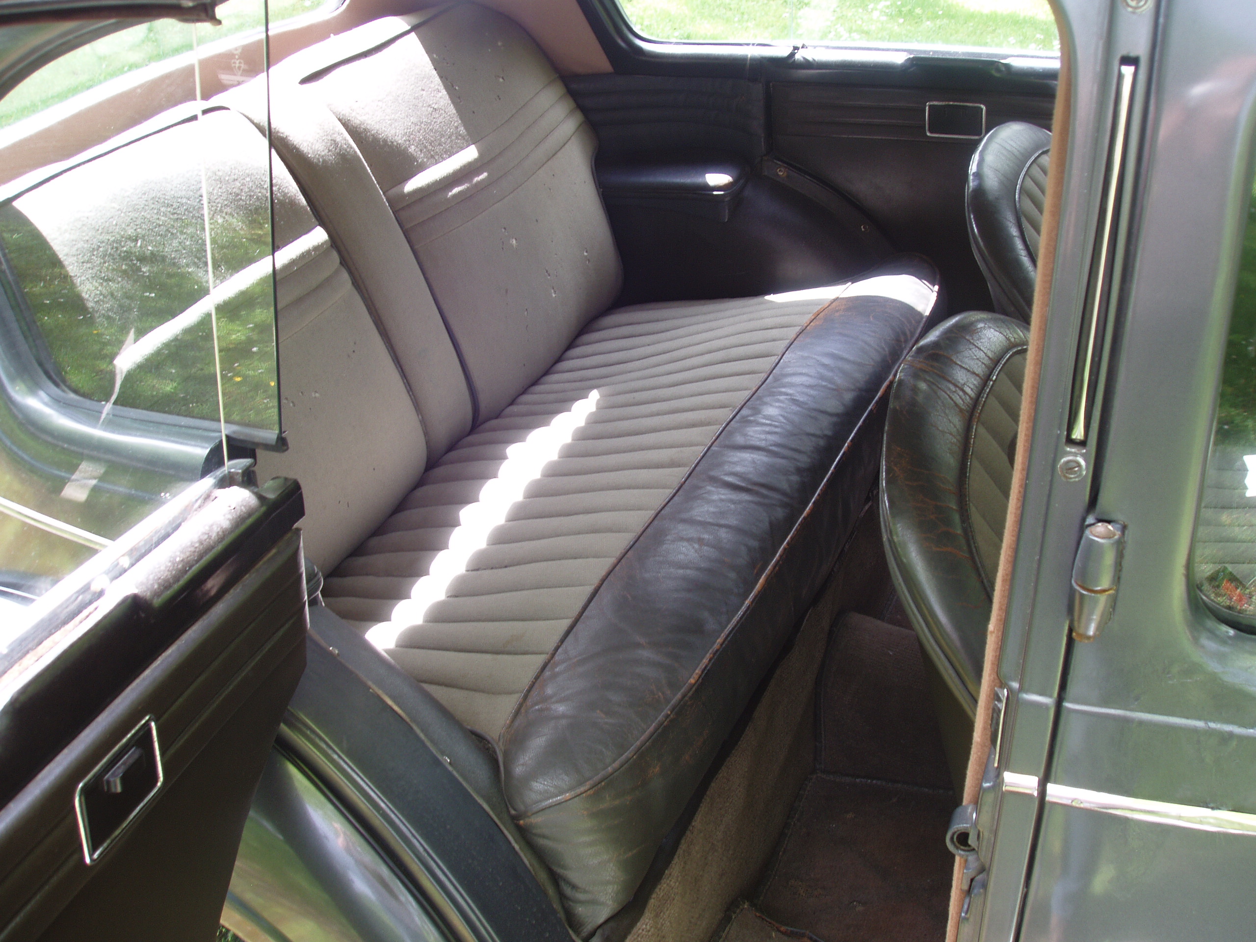 Sunbeam Talbot Ten 4-door Saloon - Image 12