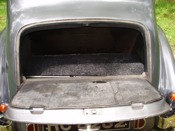 Sunbeam Talbot Ten 4-door Saloon - Image 16
