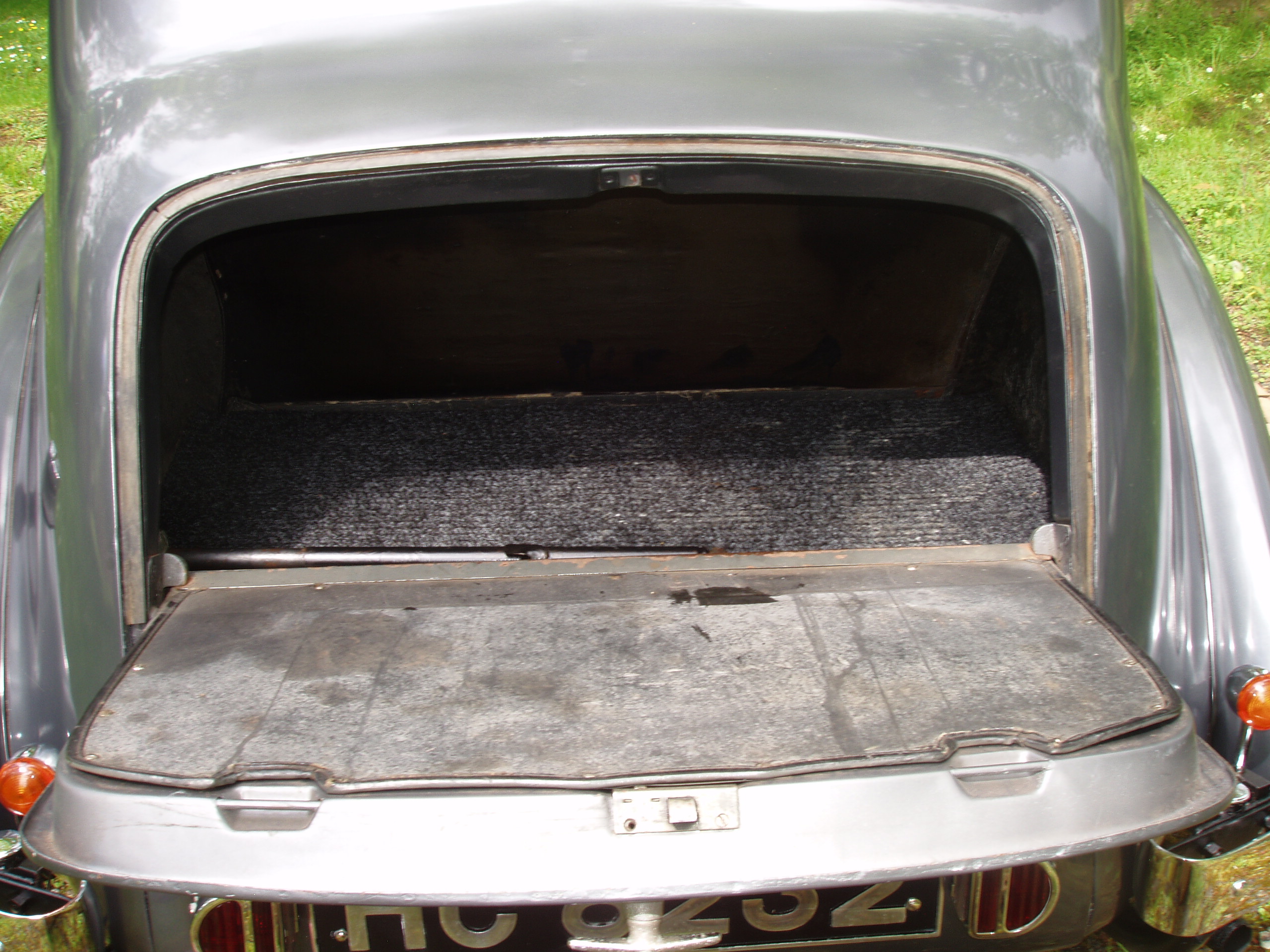 Sunbeam Talbot Ten 4-door Saloon - Image 16