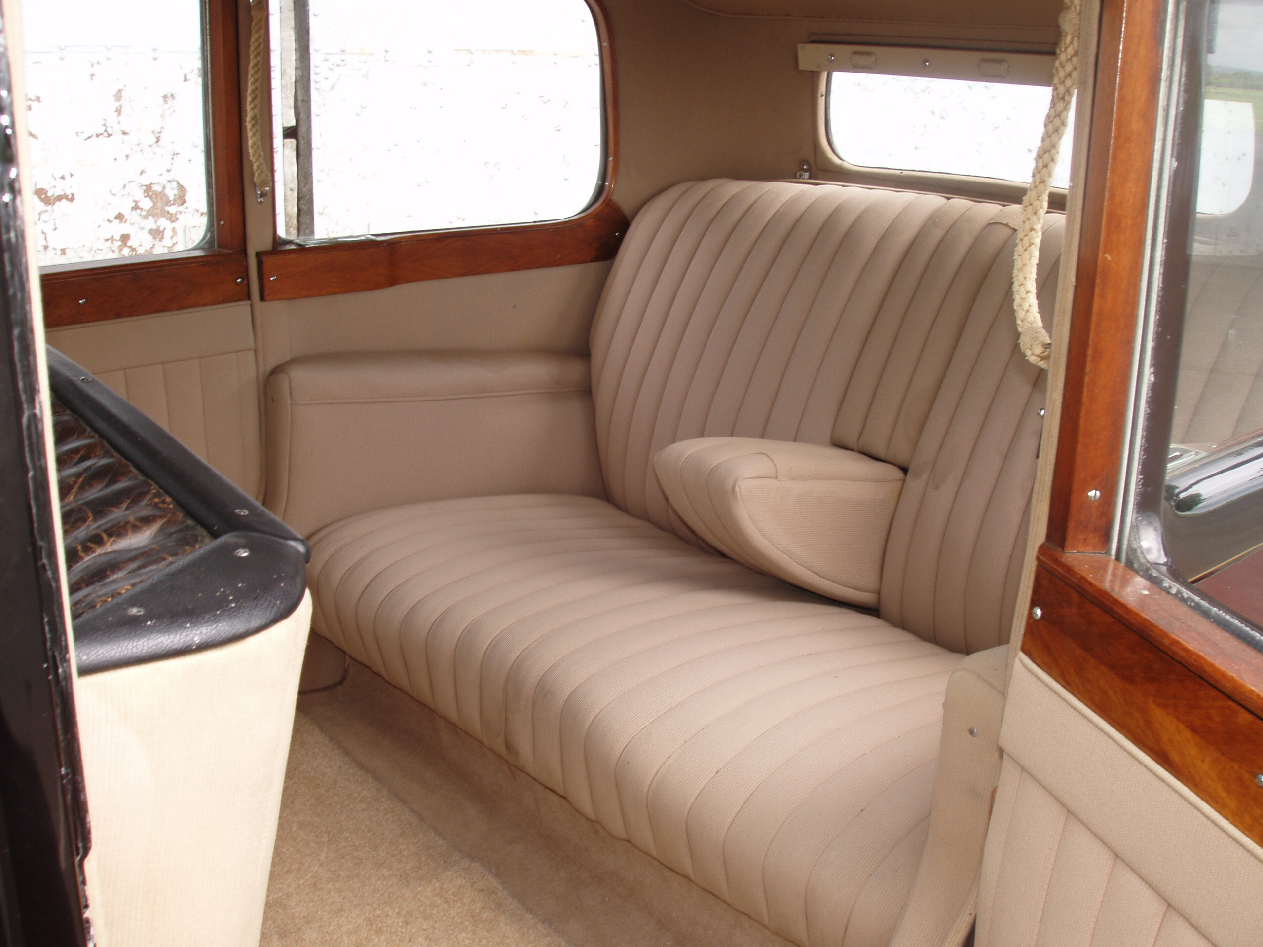 Sunbeam 18 hp Six-light Saloon - Image 8