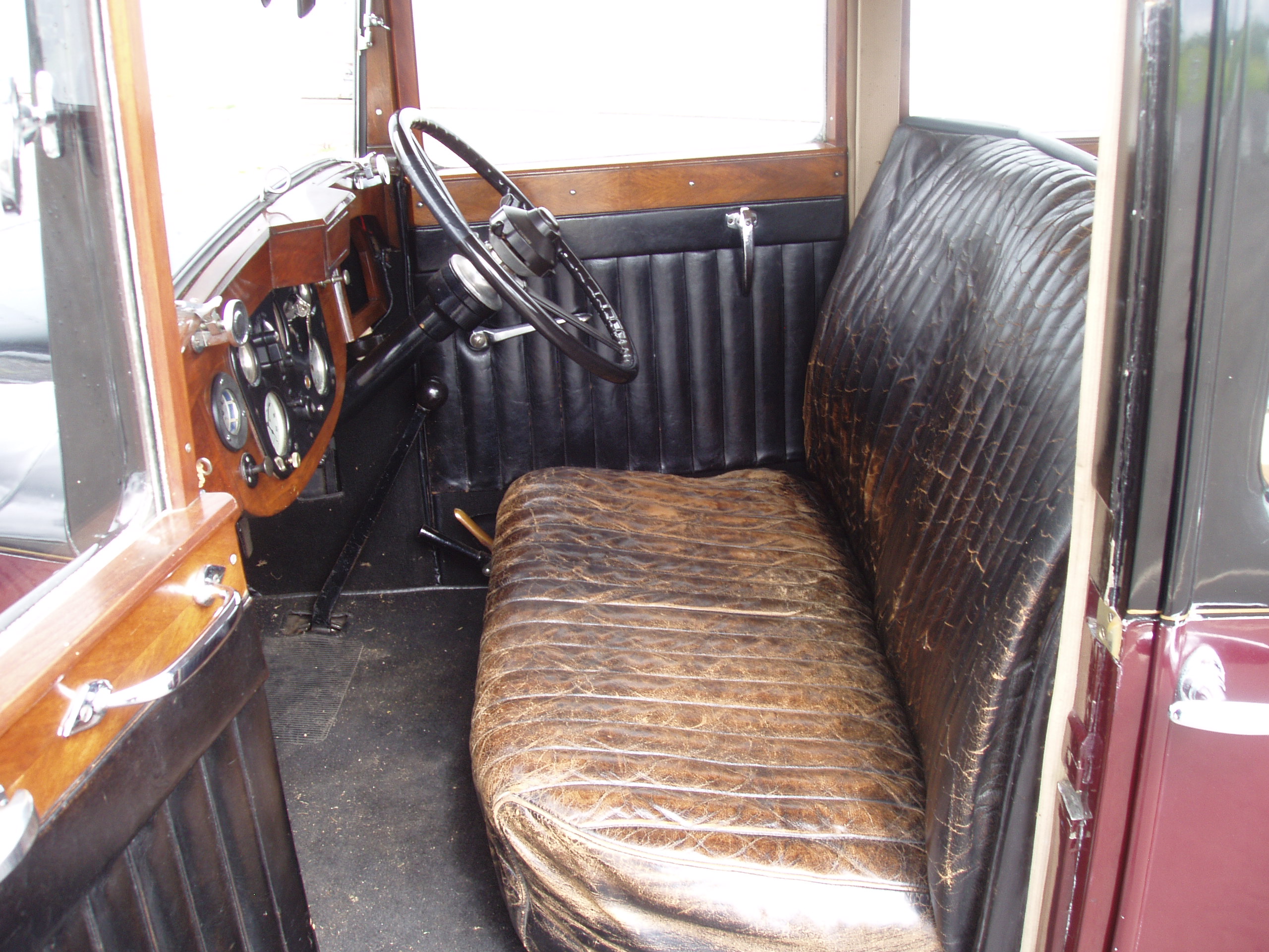 Sunbeam 18 hp Six-light Saloon - Image 10