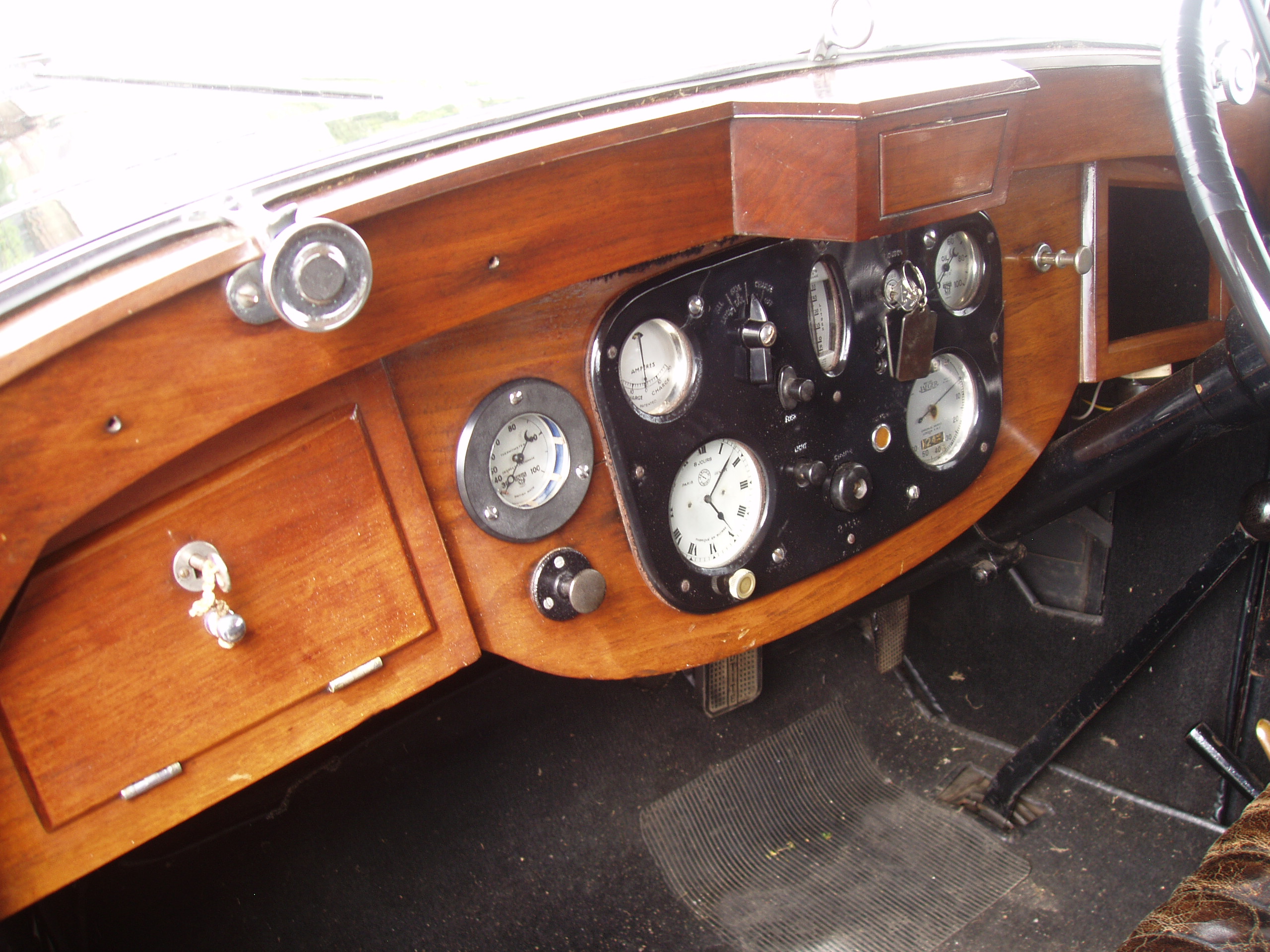 Sunbeam 18 hp Six-light Saloon - Image 11