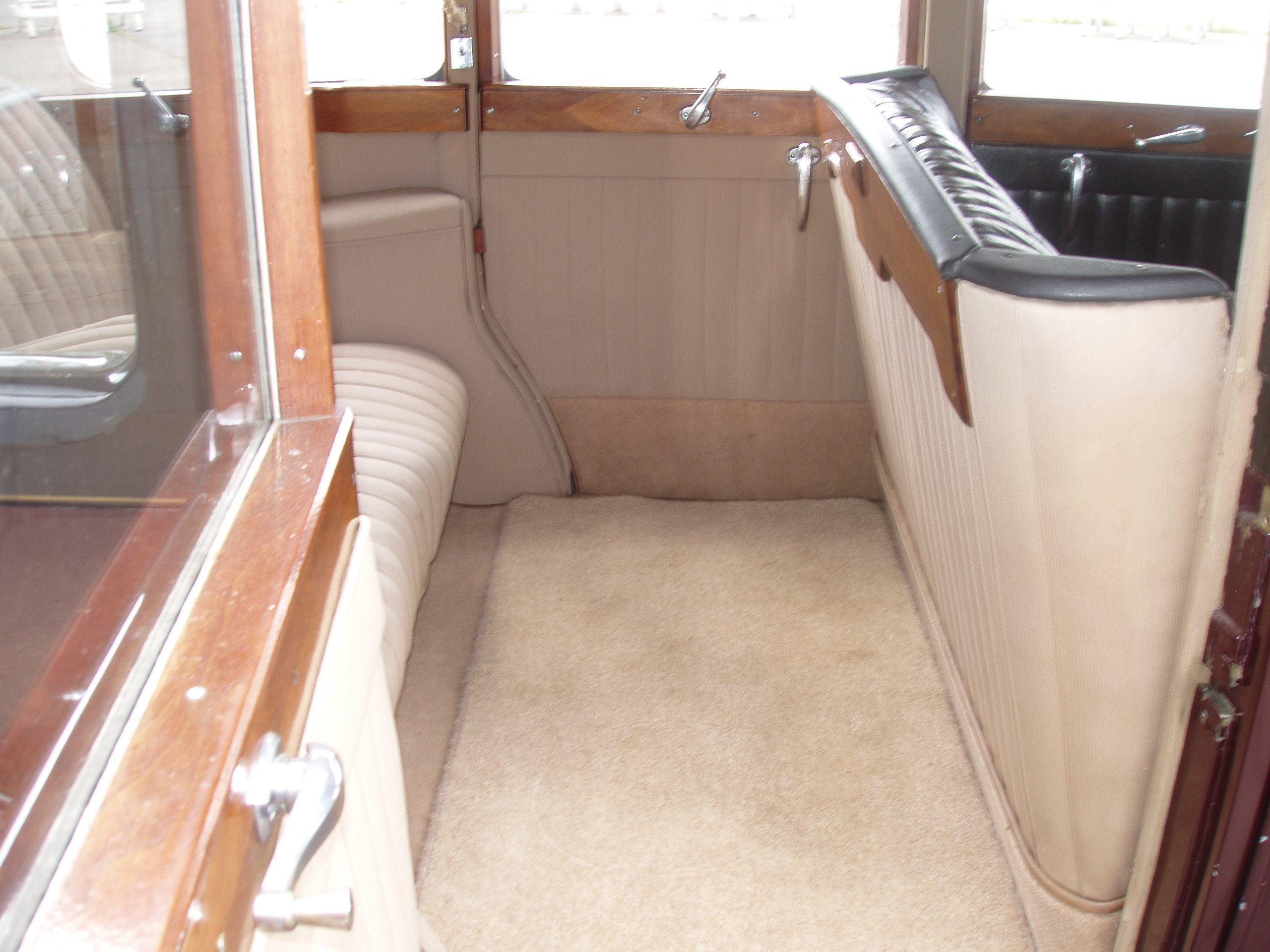 Sunbeam 18 hp Six-light Saloon - Image 13