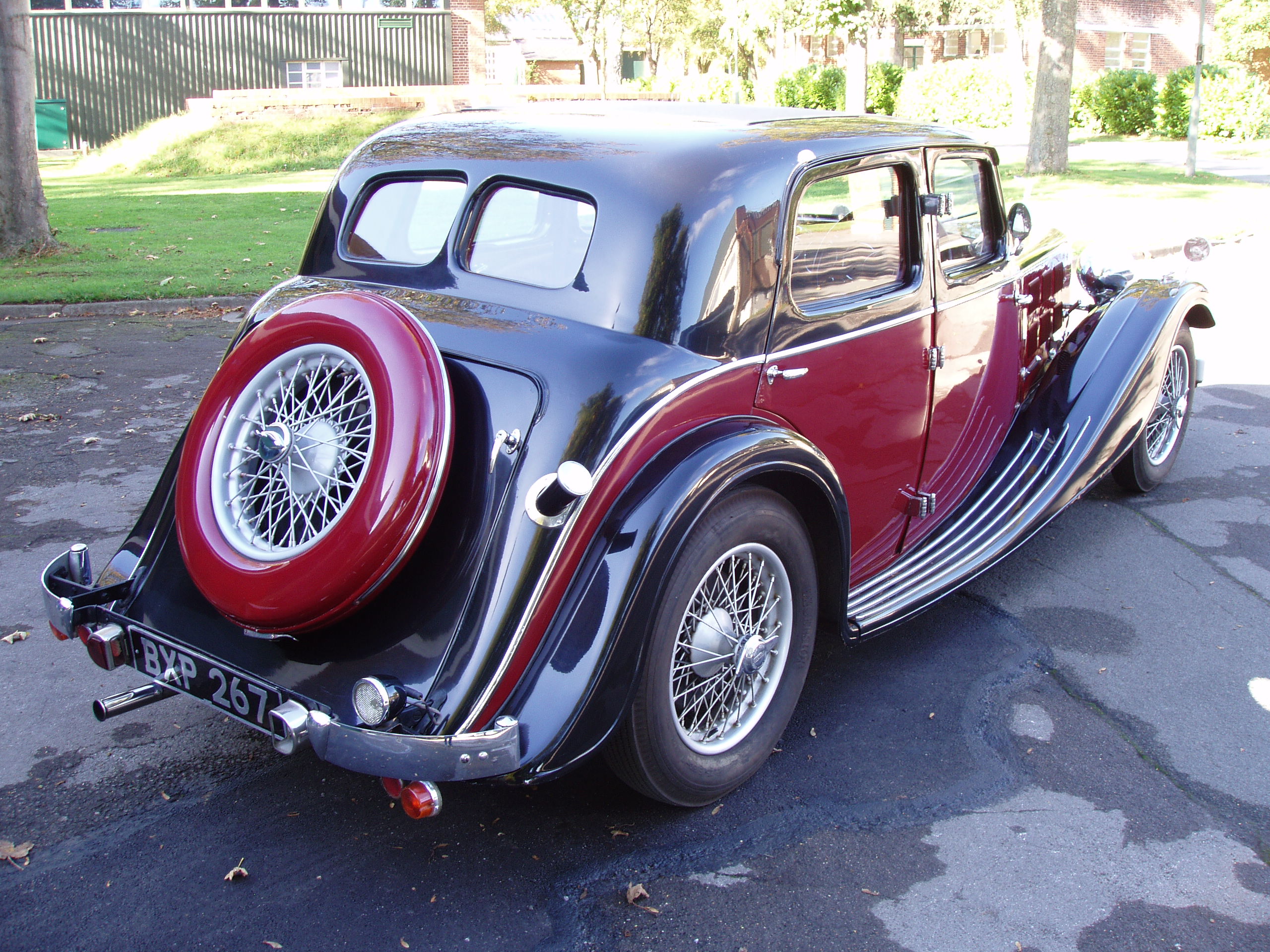 Triumph Gloria Vitesse - Image 3