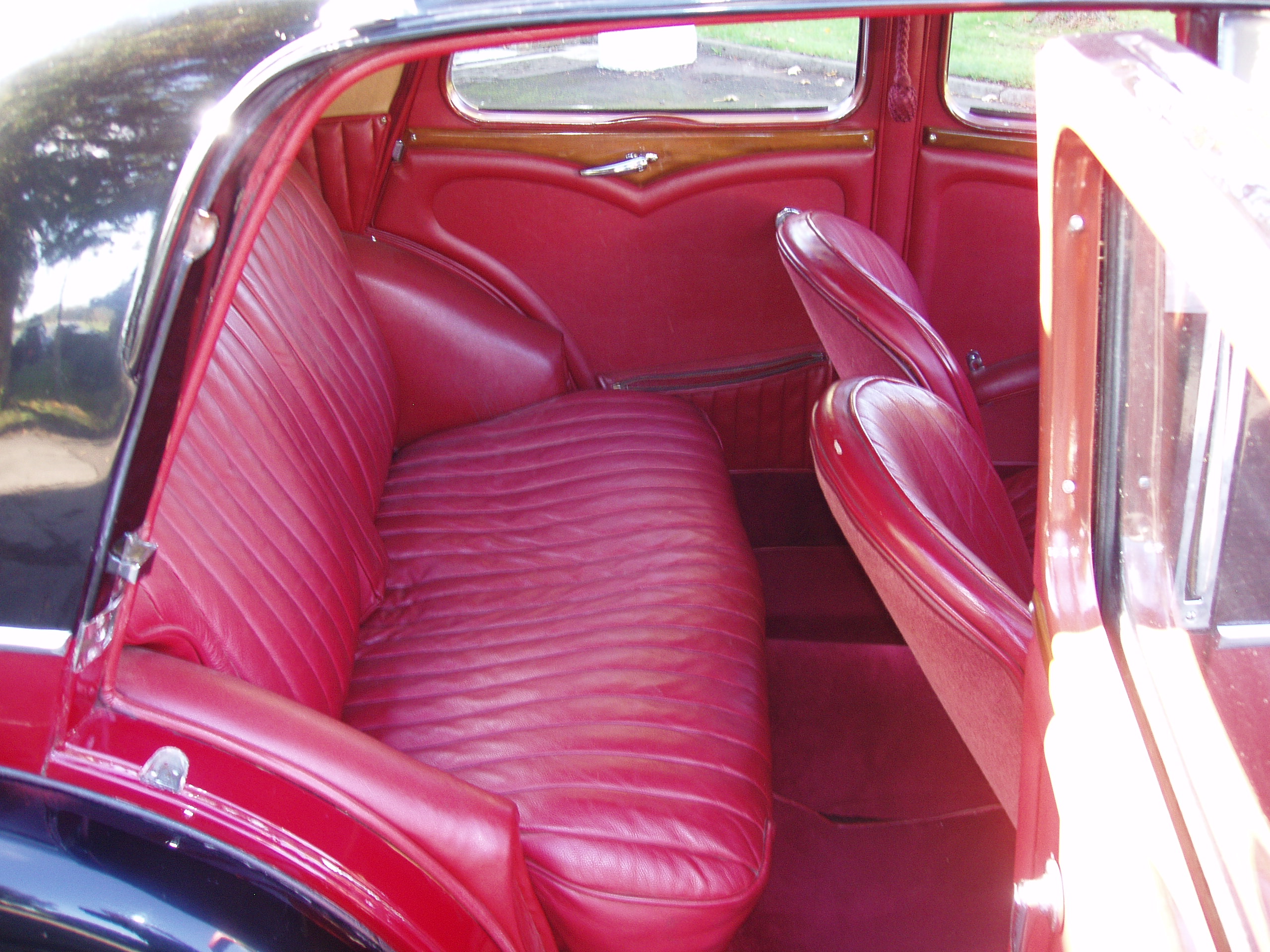 Triumph Gloria Vitesse - Image 12
