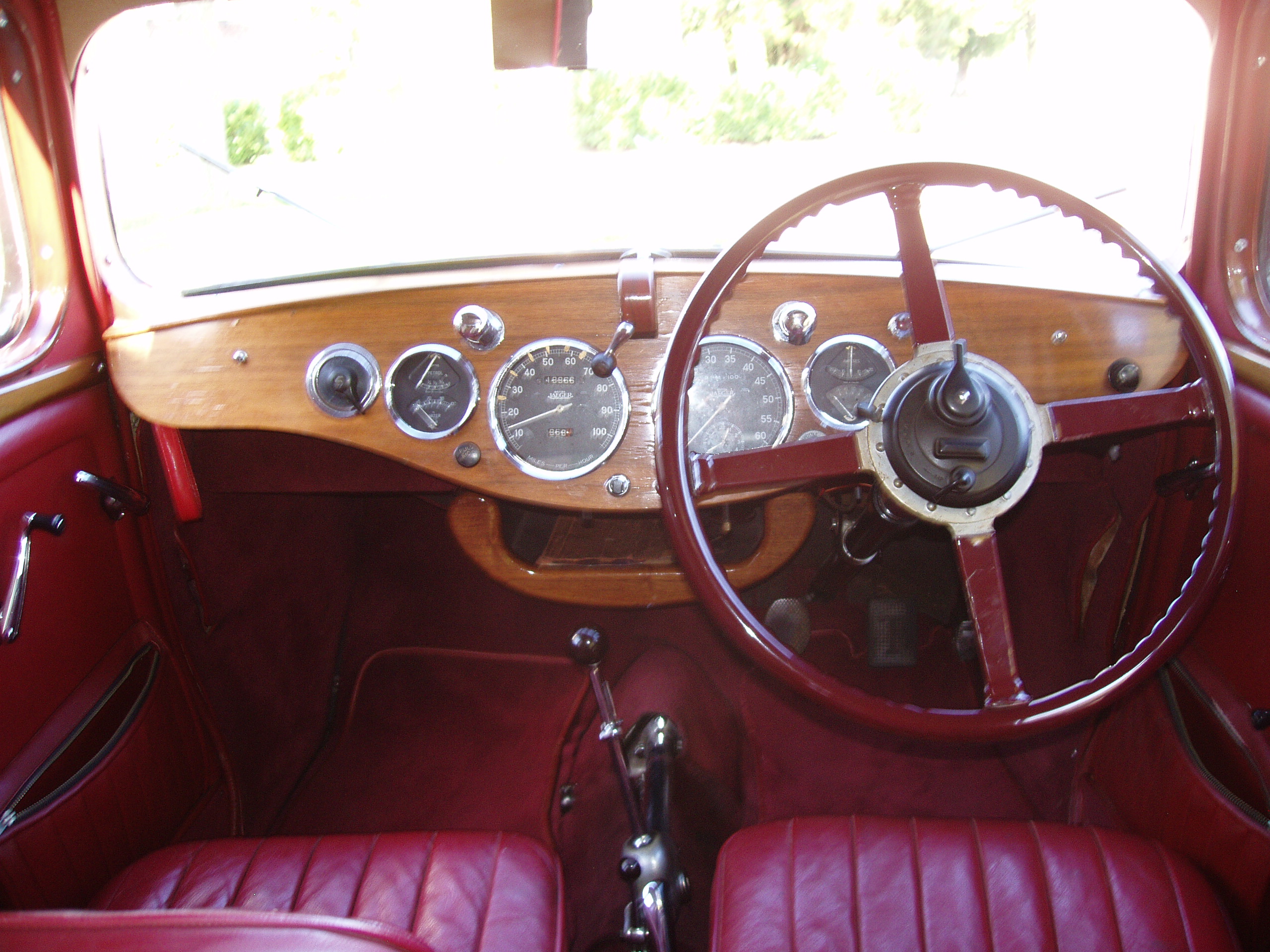 Triumph Gloria Vitesse - Image 13