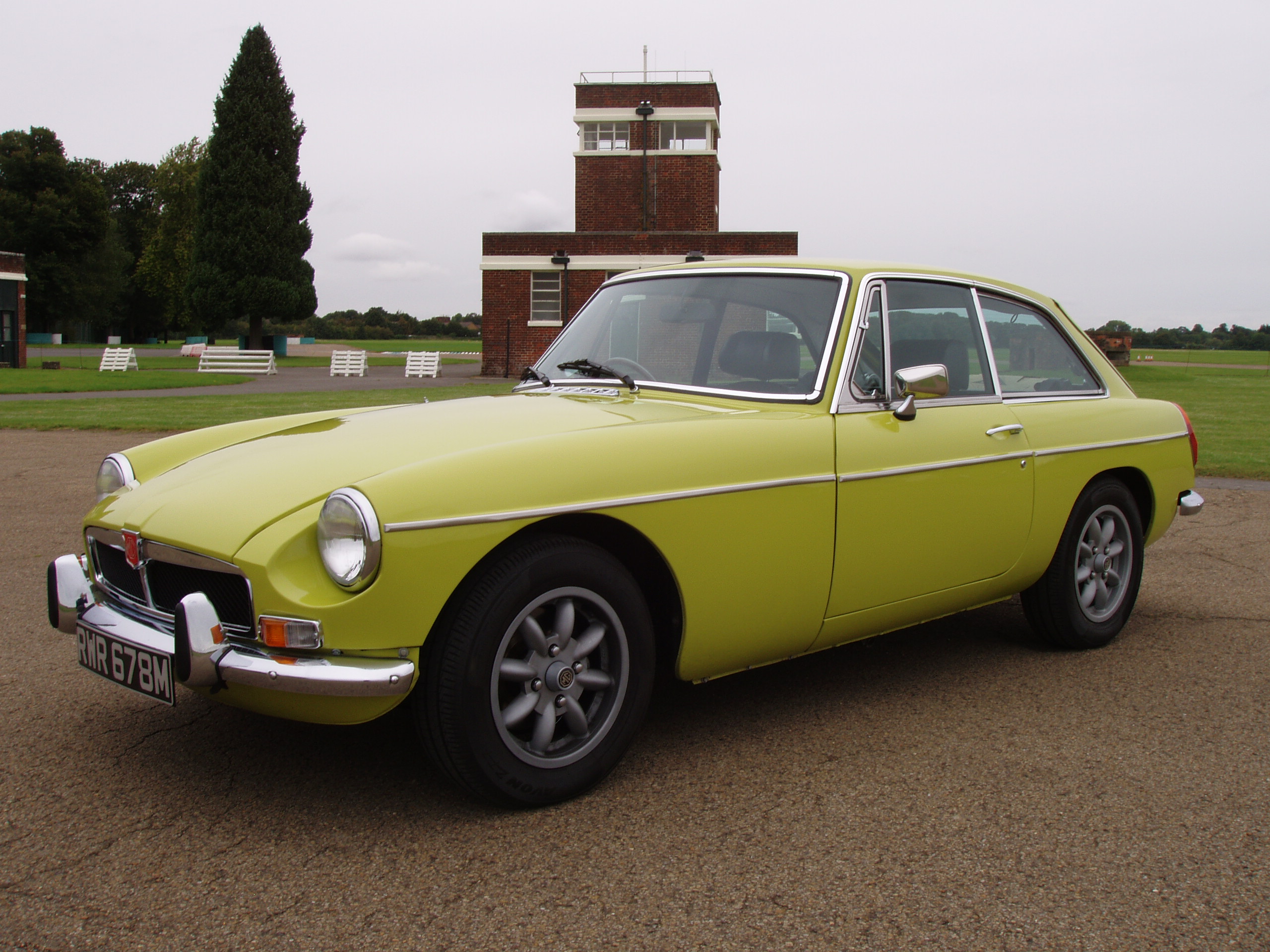 MG B GT