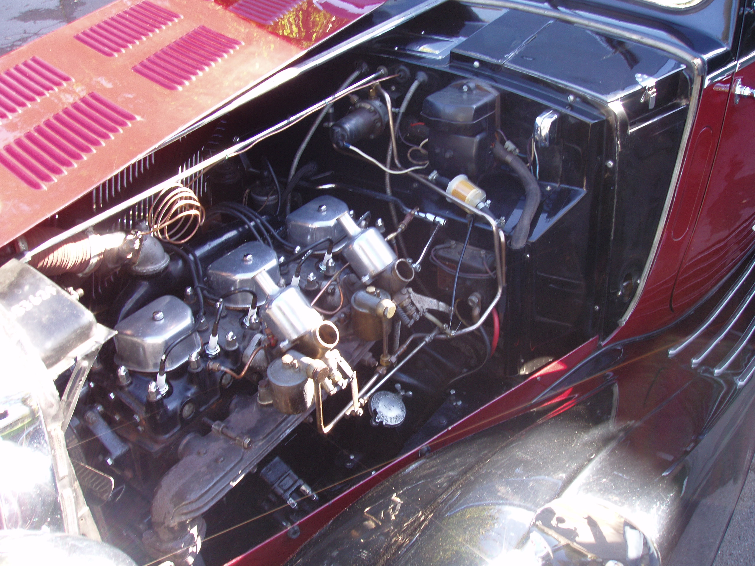 Triumph Gloria Vitesse - Image 18