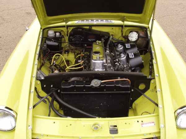 MG B GT - Image 14