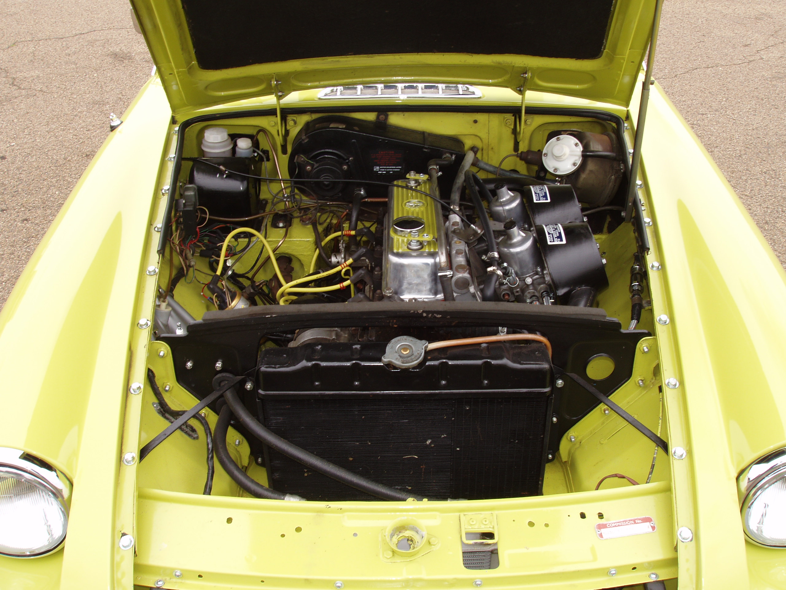 MG B GT - Image 14