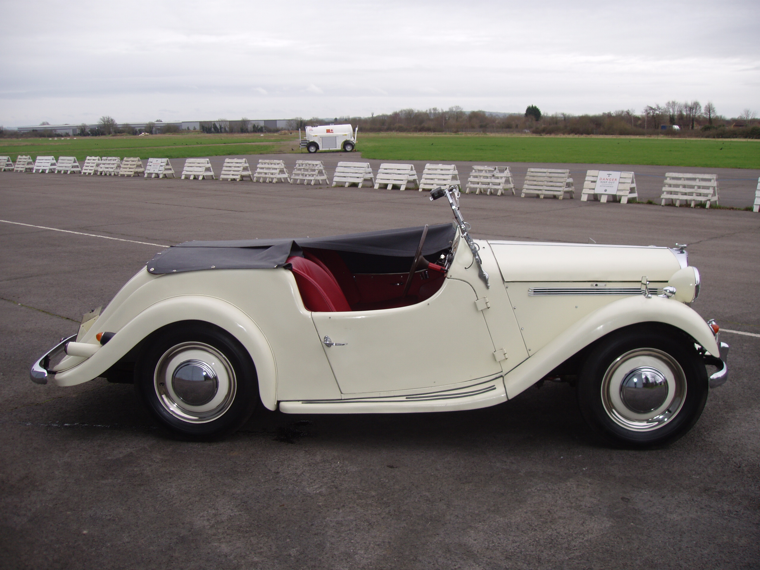 Singer 4AD tourer - Image 4