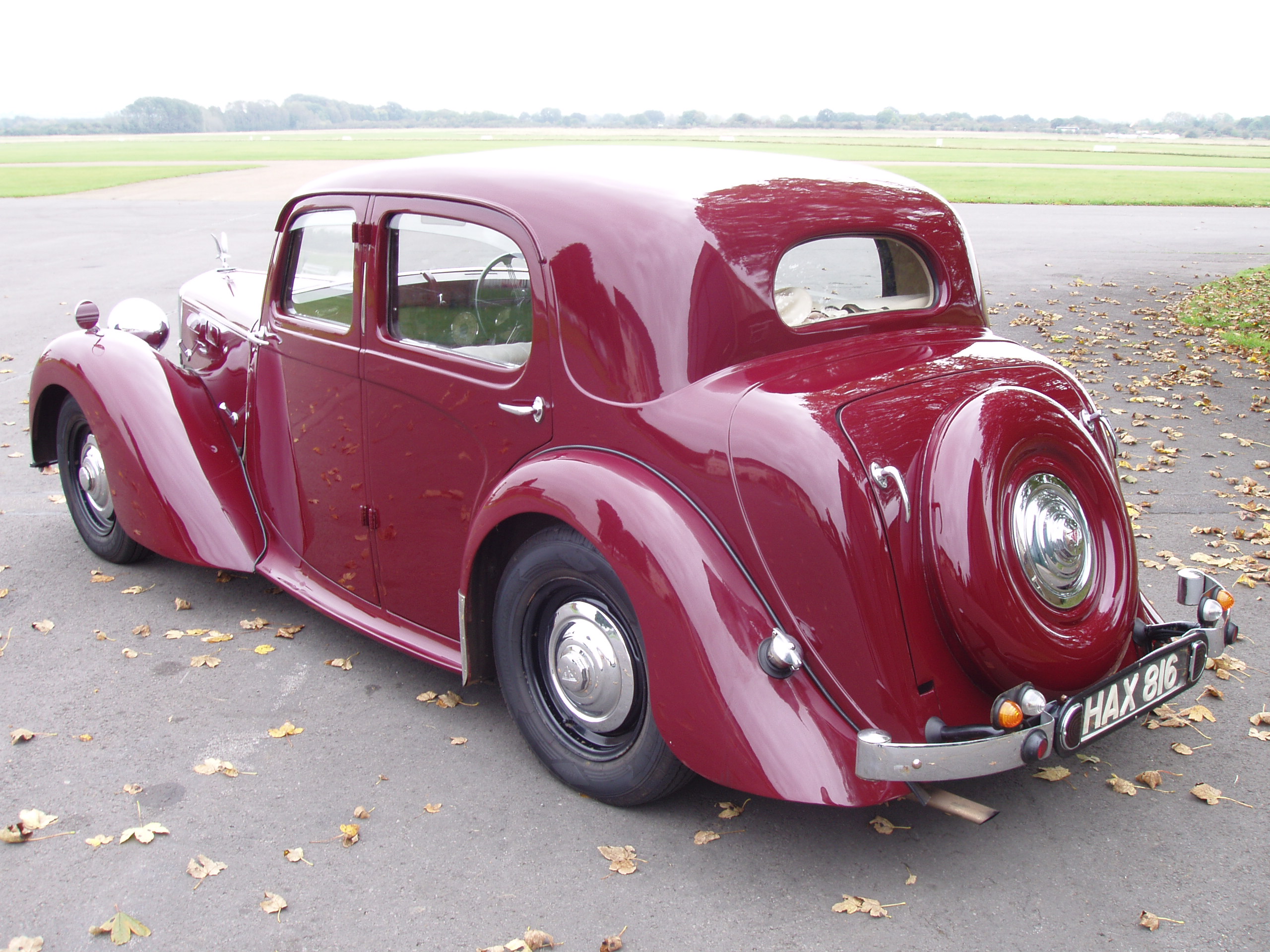 Alvis TA14 Sports Saloon - Image 3