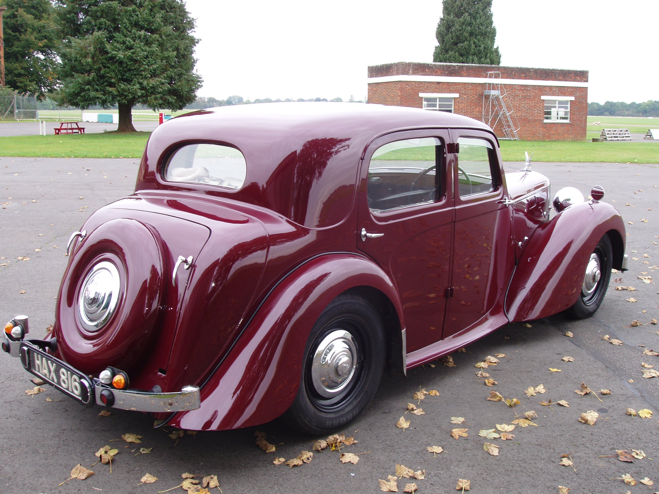 Alvis TA14 Sports Saloon - Image 4