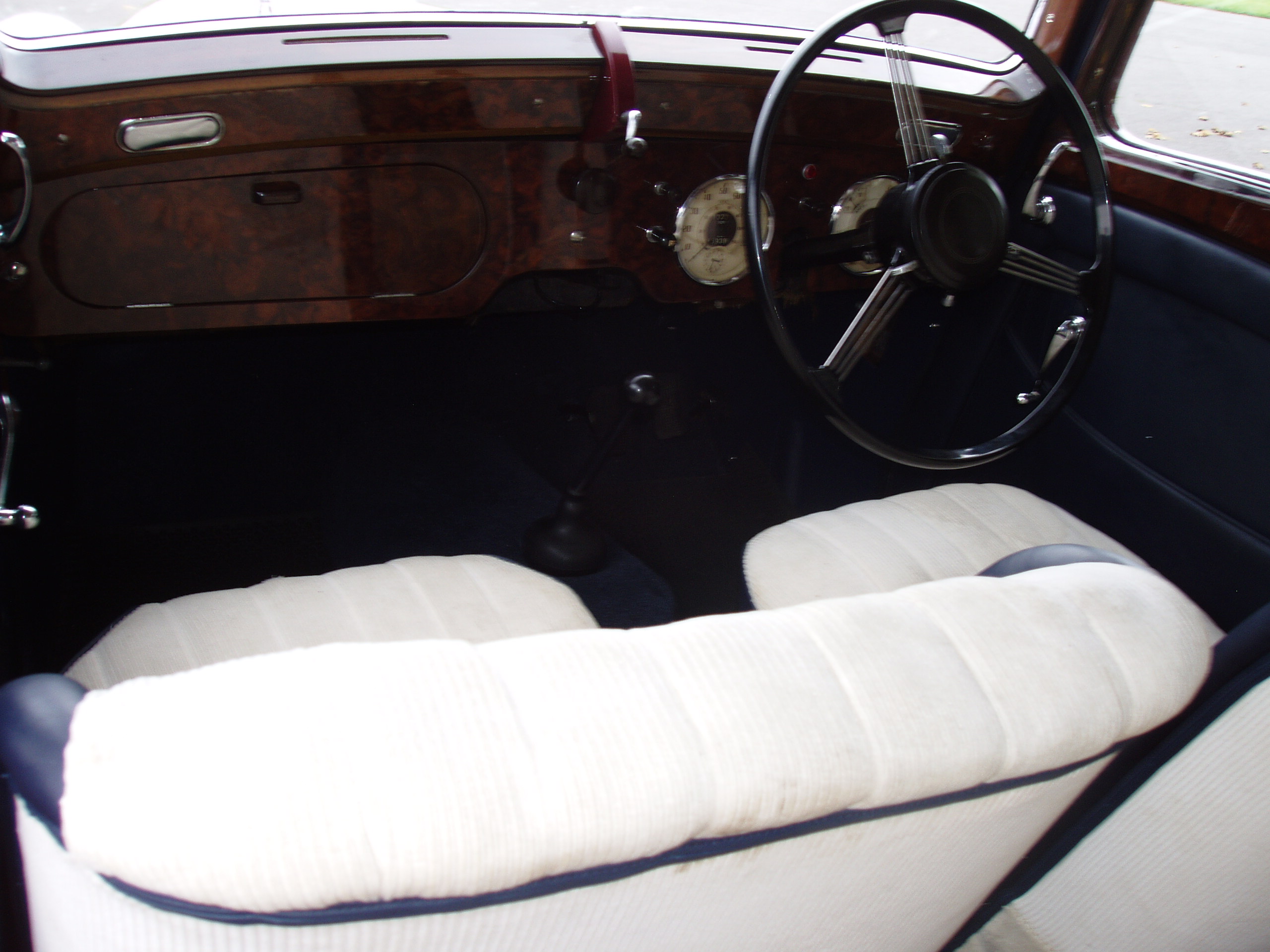 Alvis TA14 Sports Saloon - Image 9