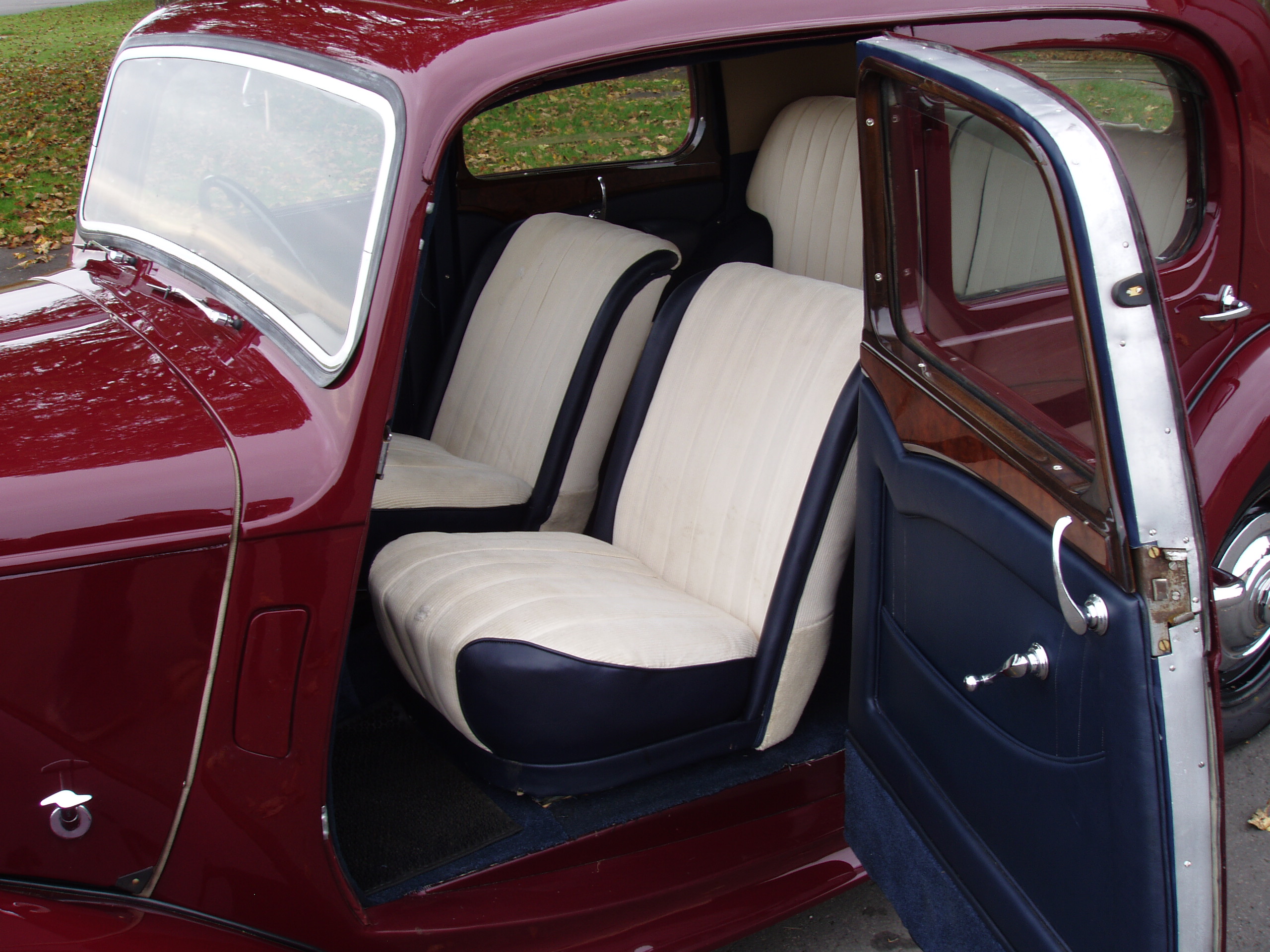 Alvis TA14 Sports Saloon - Image 11