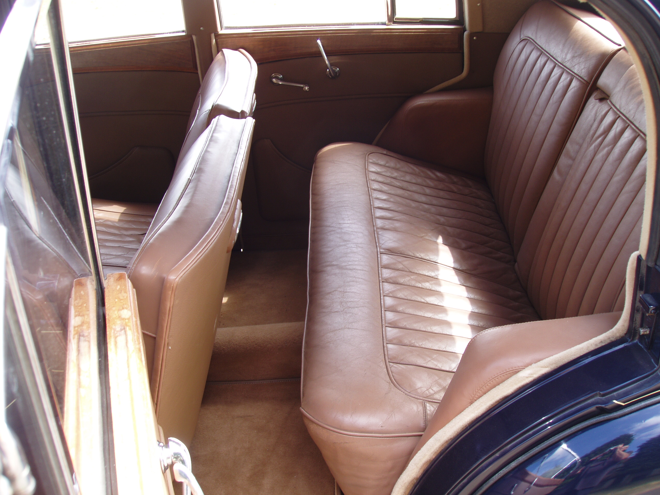 Alvis TC21/100 Saloon - Image 9