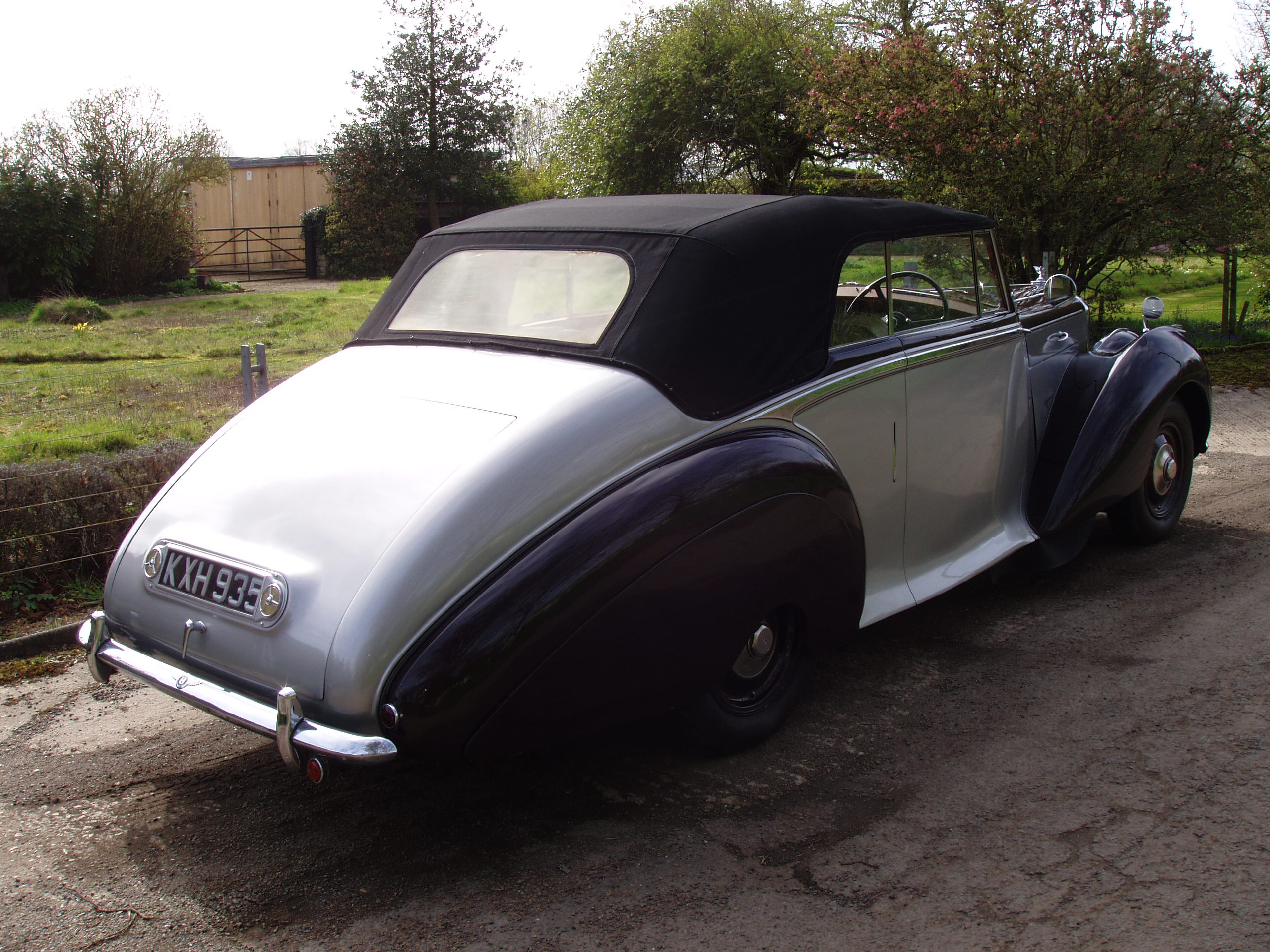 Bentley Mk VI Dhc by Park Ward - Image 3