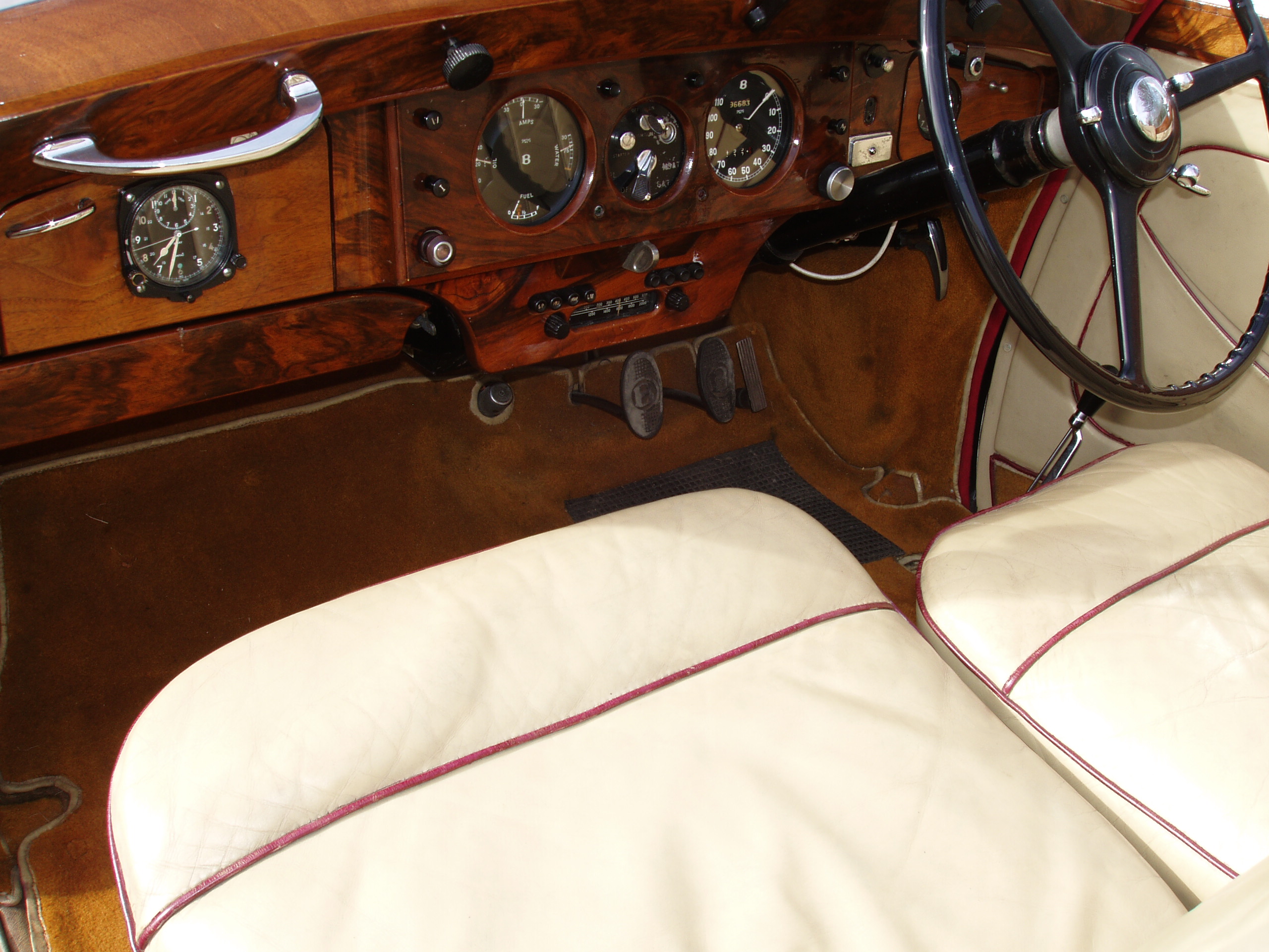 Bentley Mk VI Dhc by Park Ward - Image 13