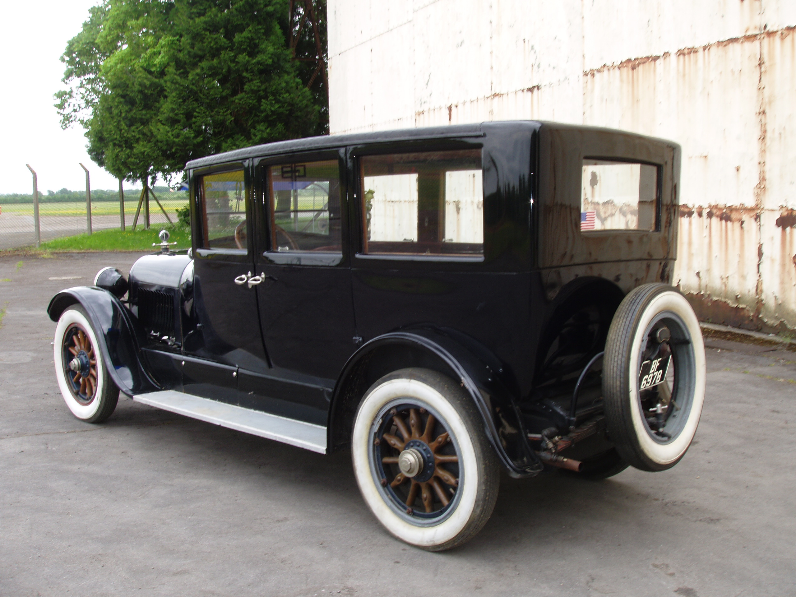 Cadillac V8 Town Sedan V61 - Image 3