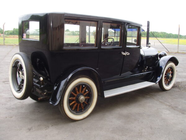 Cadillac V8 Town Sedan V61 - Image 4