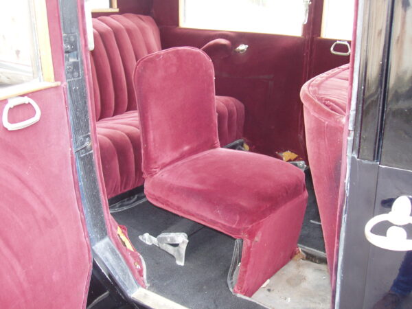 Cadillac V8 Town Sedan V61 - Image 7
