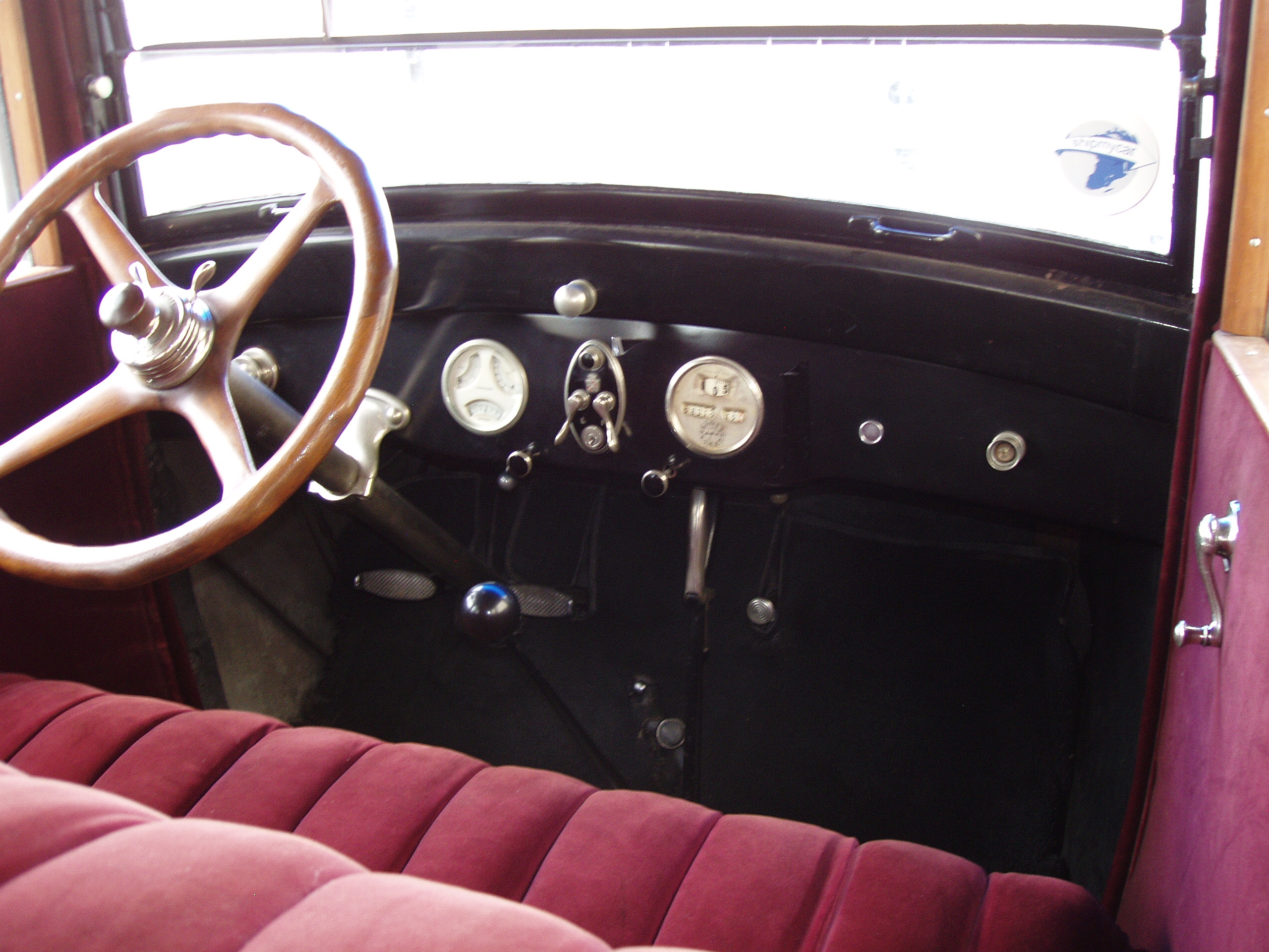 Cadillac V8 Town Sedan V61 - Image 8