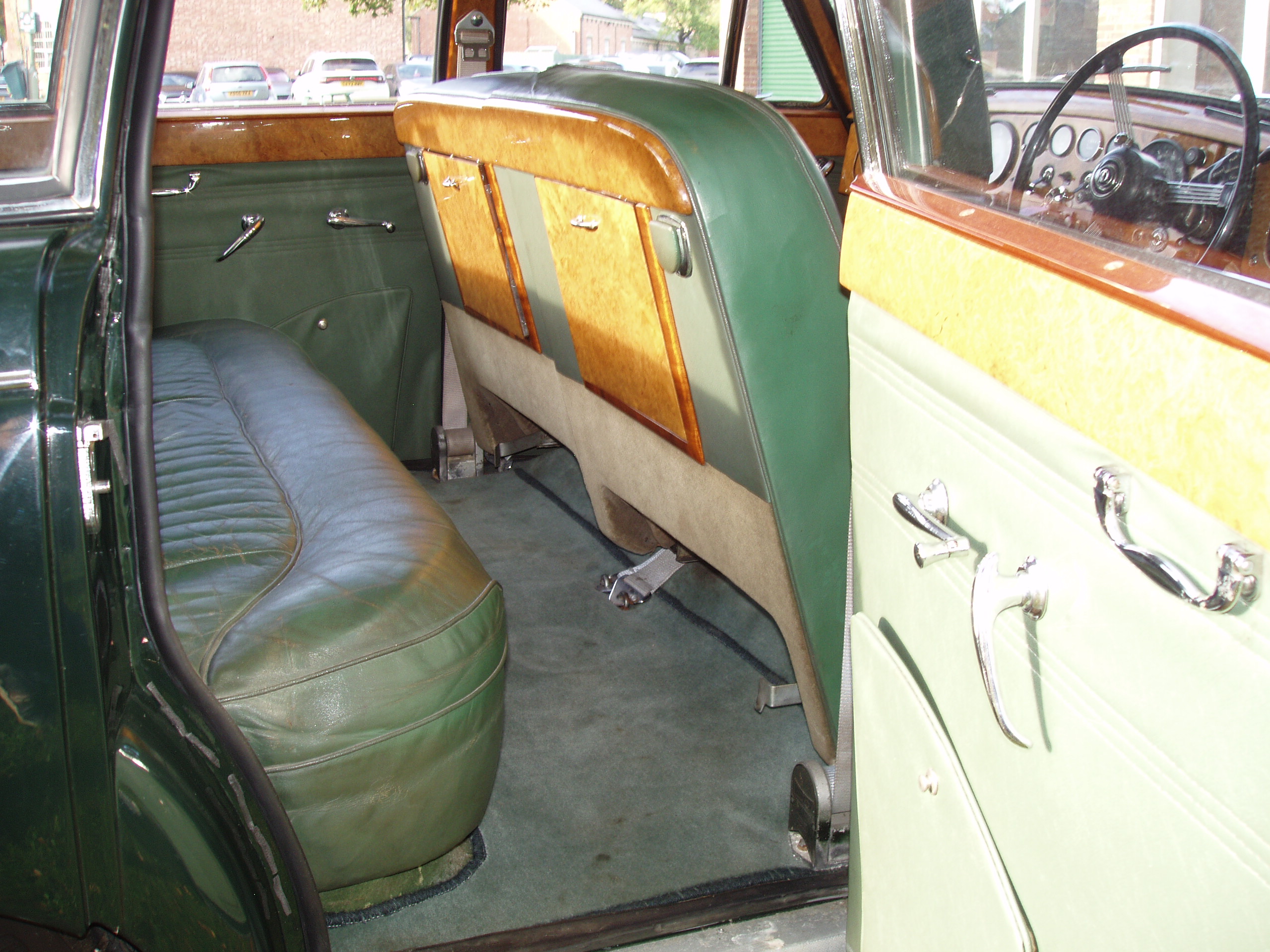Daimler Majestic Major - Image 10