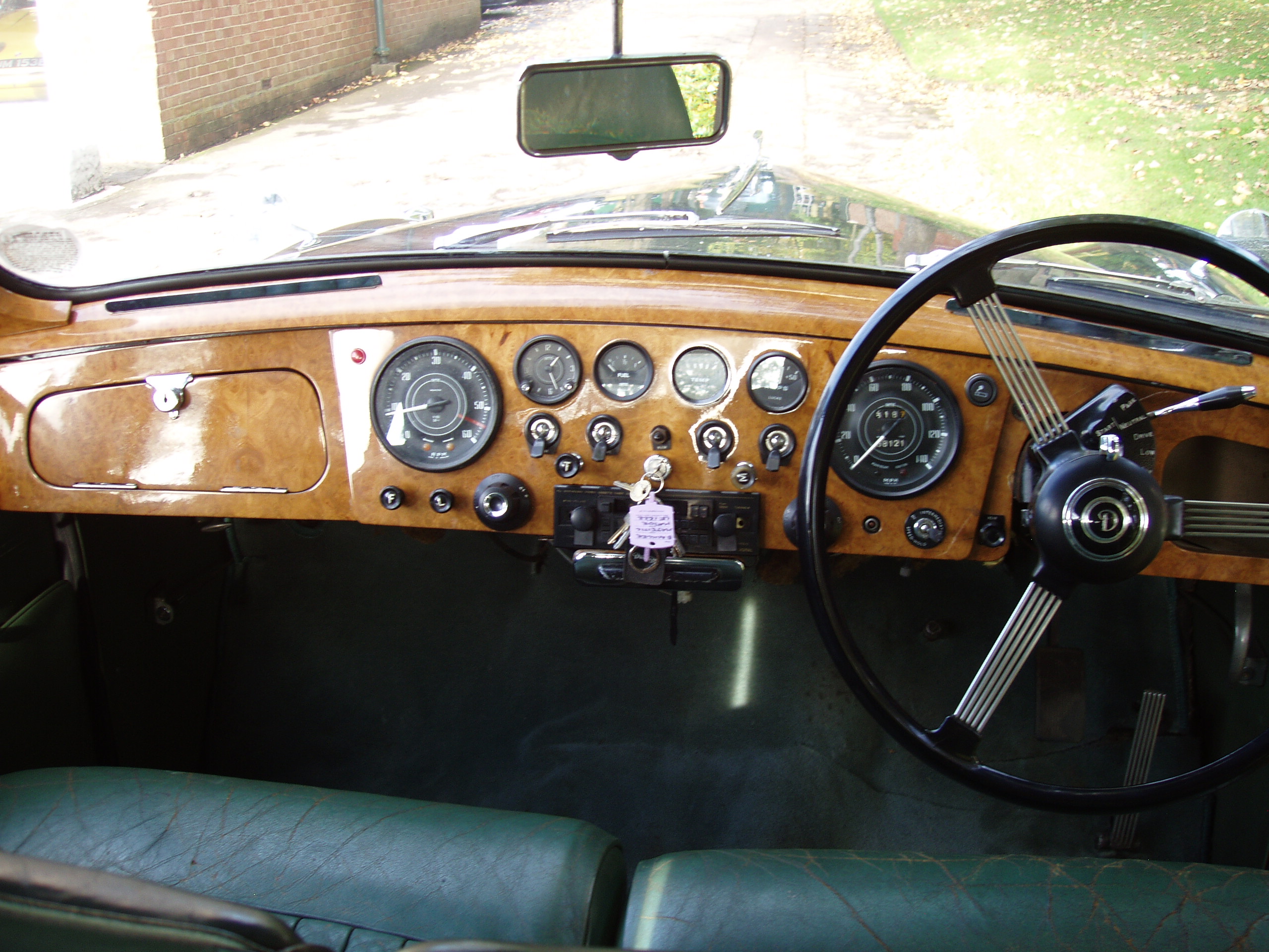 Daimler Majestic Major - Image 11