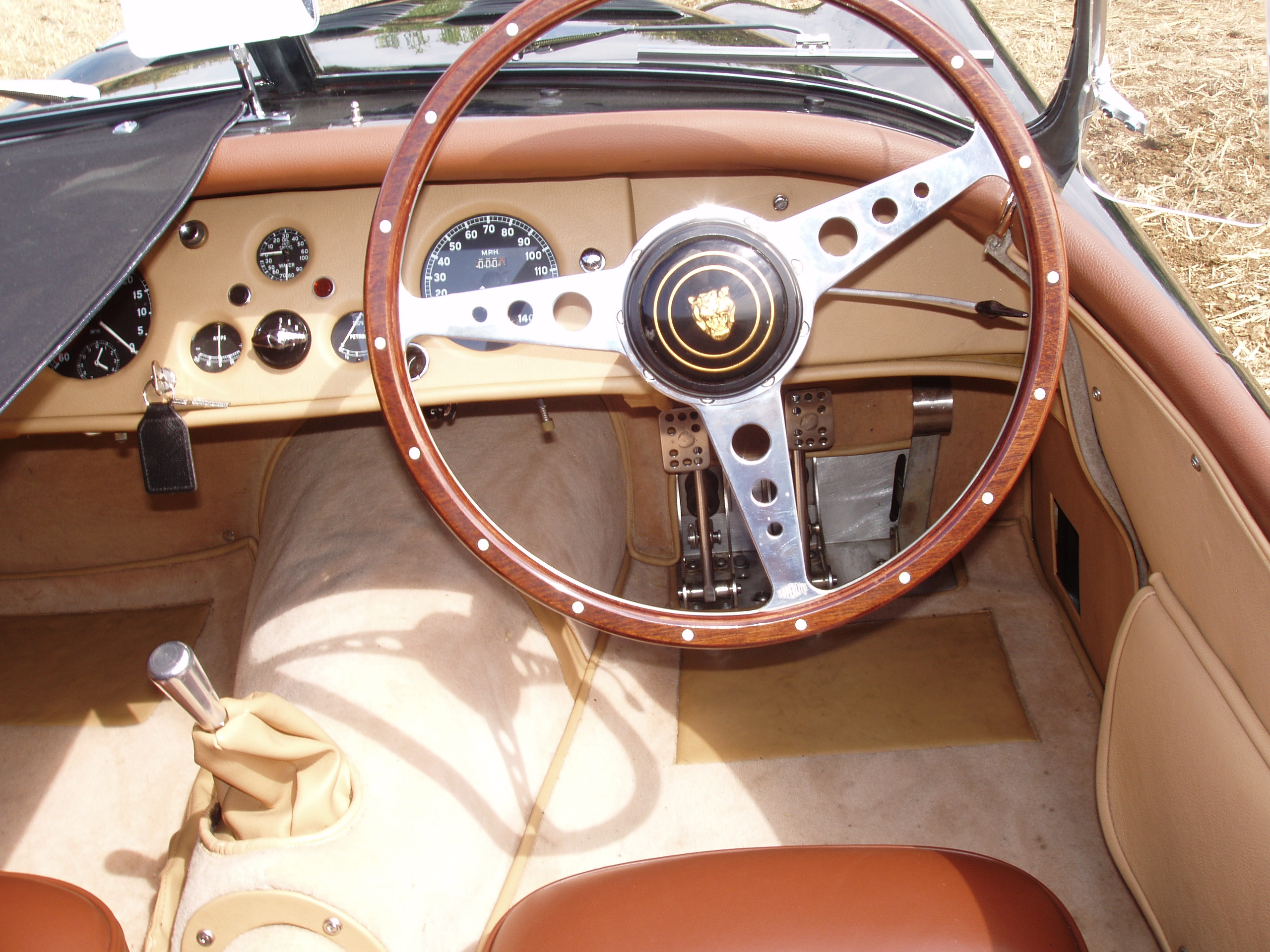 Jaguar XK120 Aluminium Bodied Roadster - Image 9