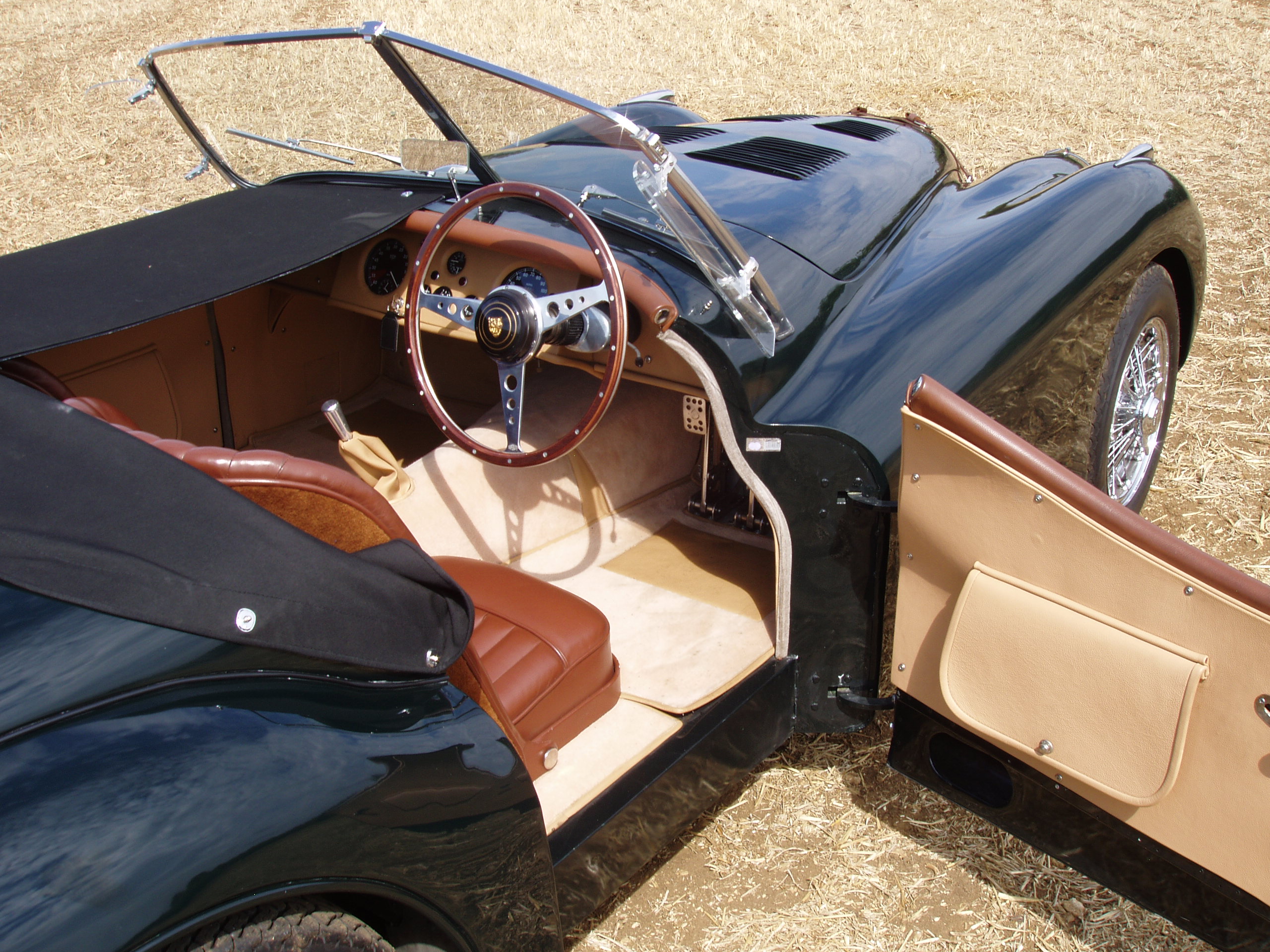 Jaguar XK120 Aluminium Bodied Roadster - Image 12