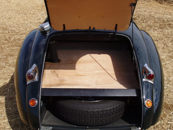 Jaguar XK120 Aluminium Bodied Roadster - Image 15