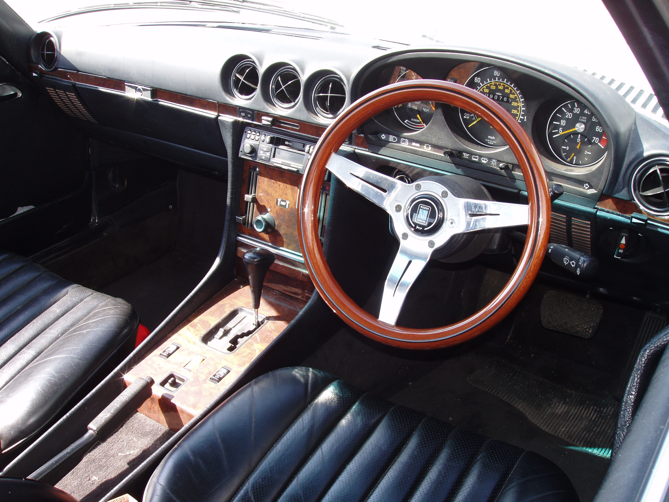 Mercedes Benz 420SL - Image 11